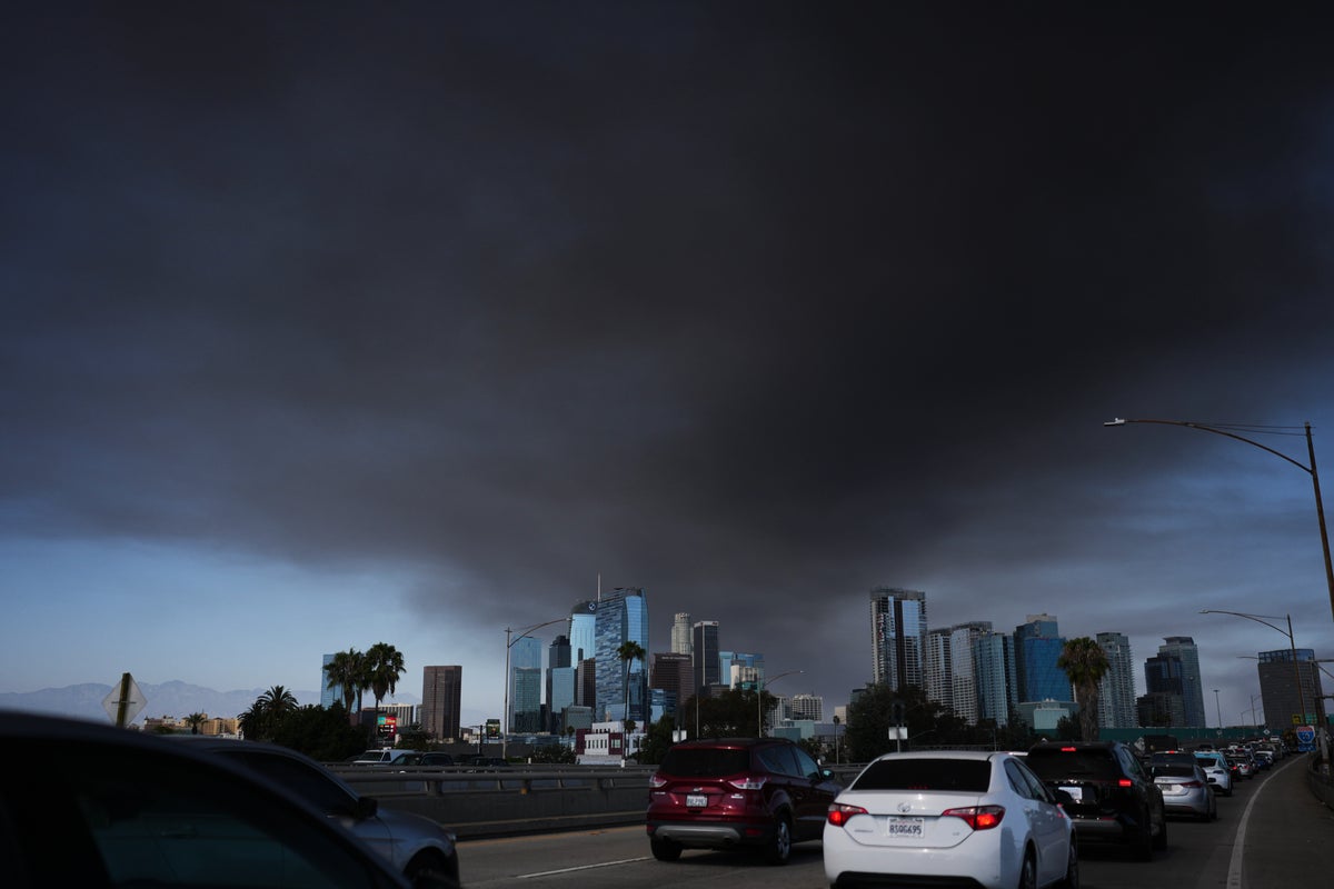 Los Angeles warehouse fire prompts shelter-in-place orders due to hazardous air – UK Times