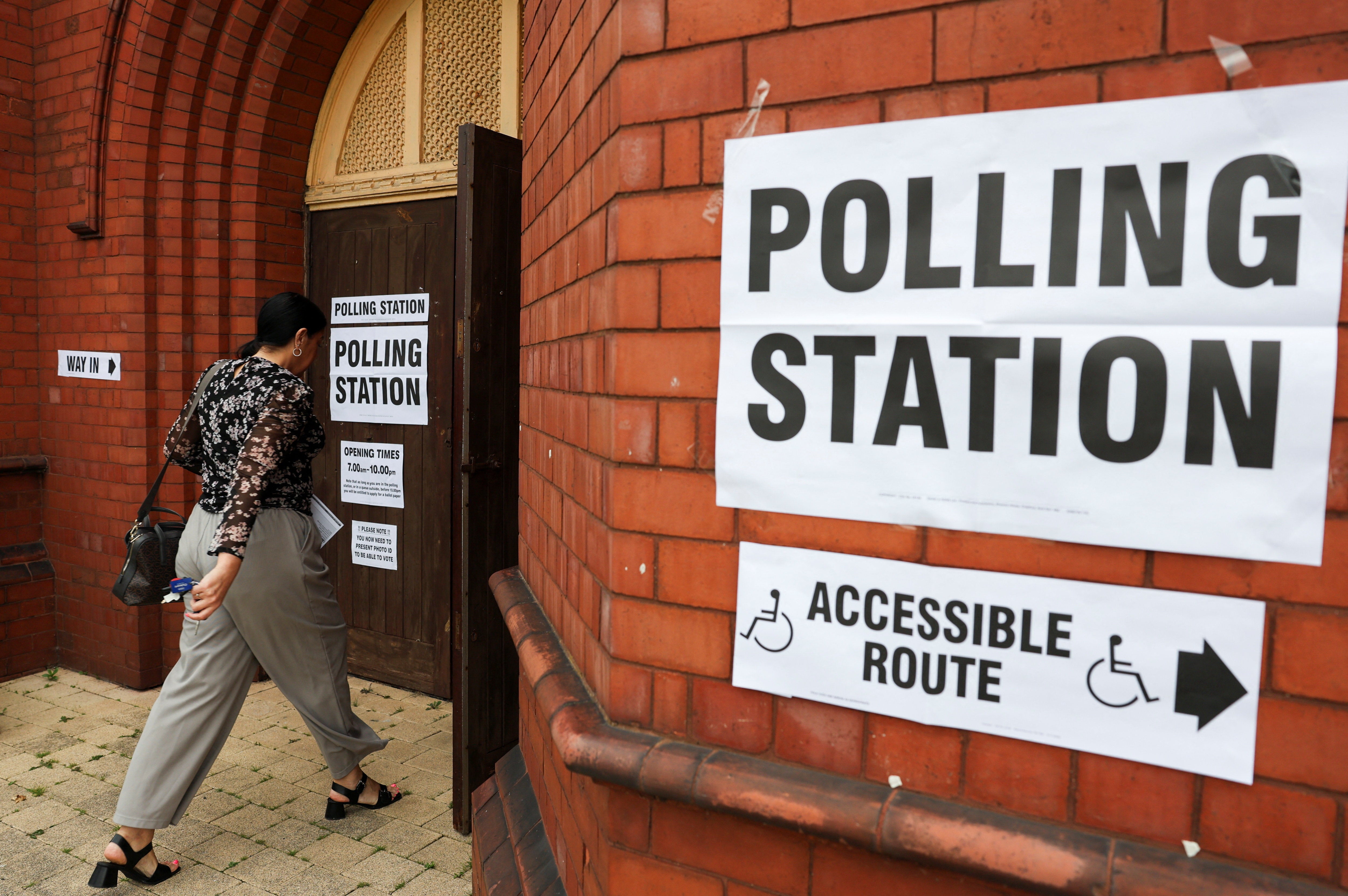 Makerfield by-election: Polls open for vote that could determine Labour leadership