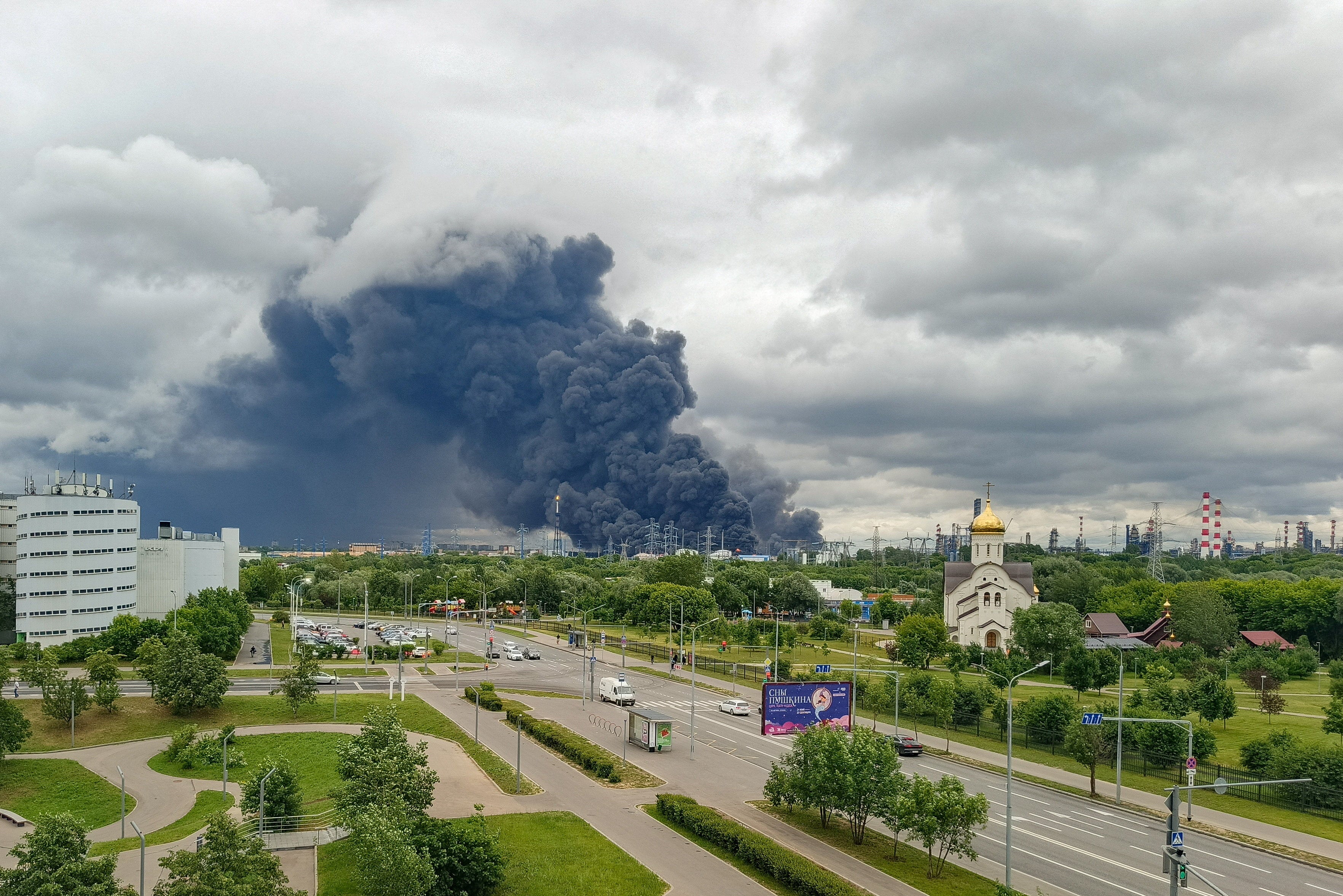 Putin says Russia ready for peace talks on Istanbul terms after Kyiv's refinery strikes