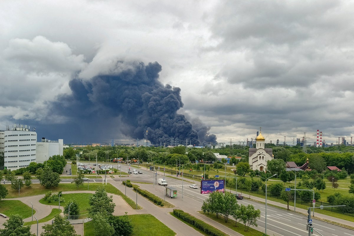 Ukraine-Russia war latest: Putin says ‘ready for peace talks’ after Kyiv’s attacks on refinery