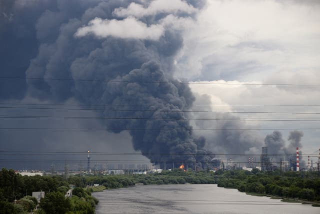 Ukraine strikes Moscow oil refinery in largest drone attack on the city ...