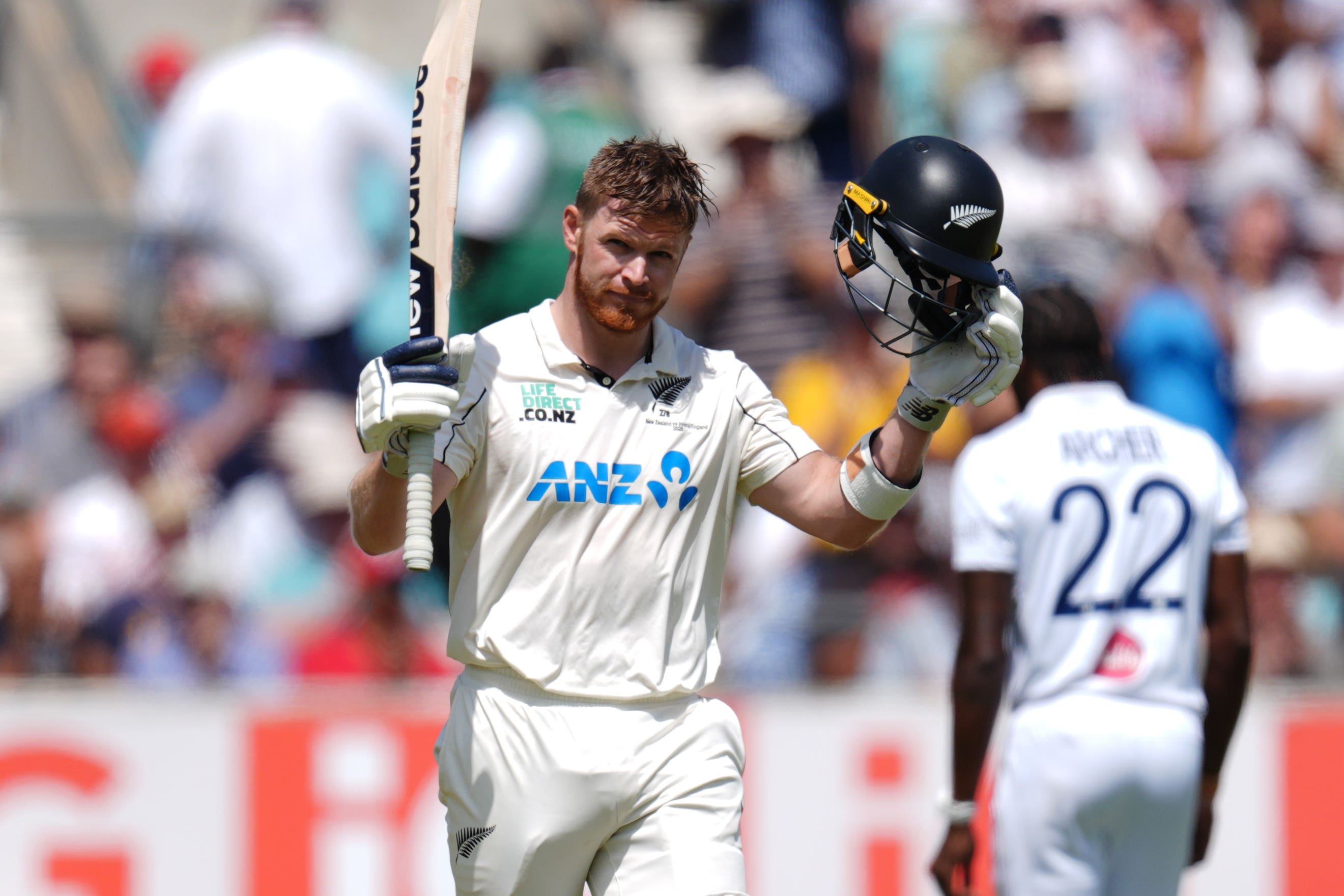 Glenn Phillips cut, clapped and carved his way to 100 from 133 balls