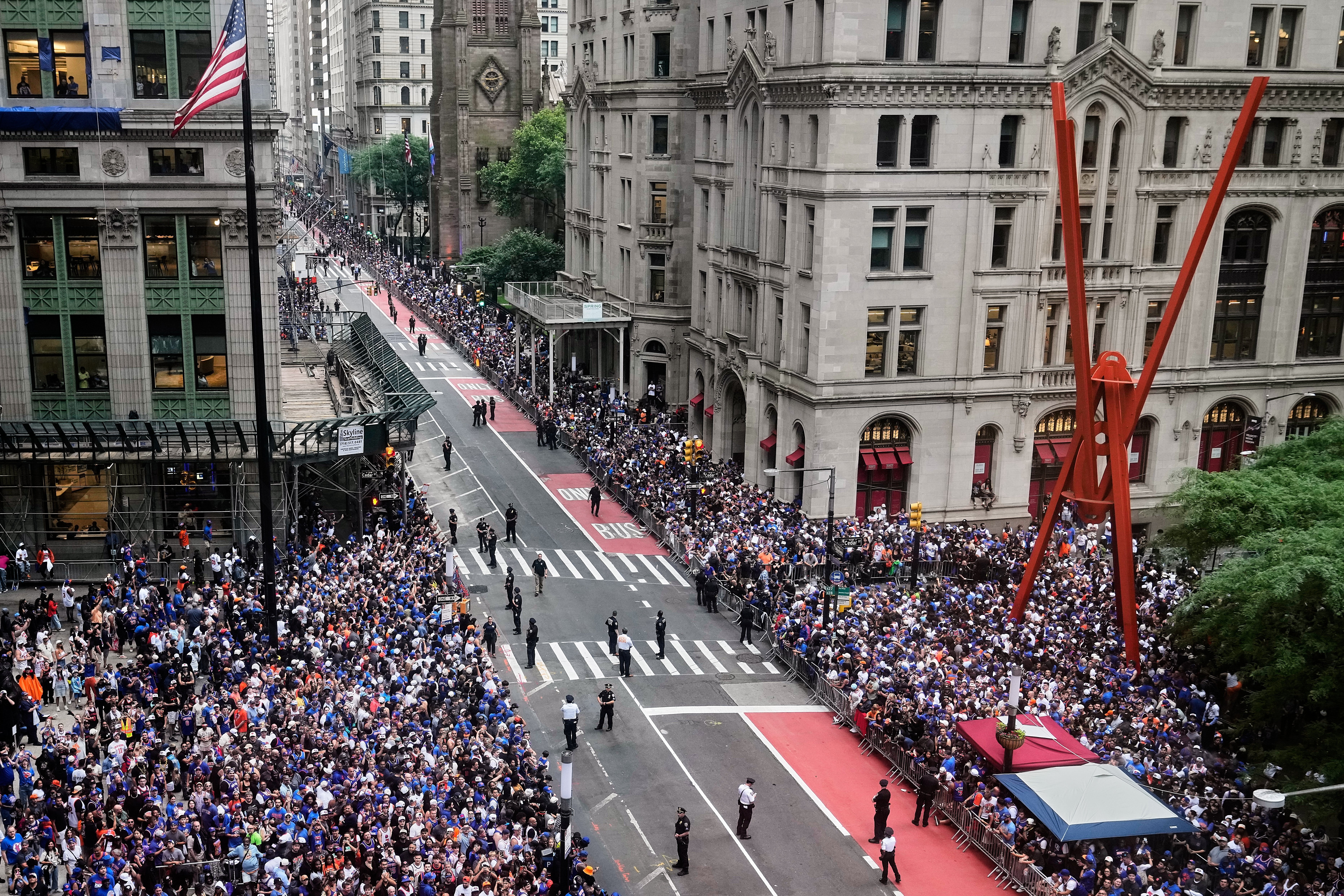 DEP-BAS KNICKS-DESFILE