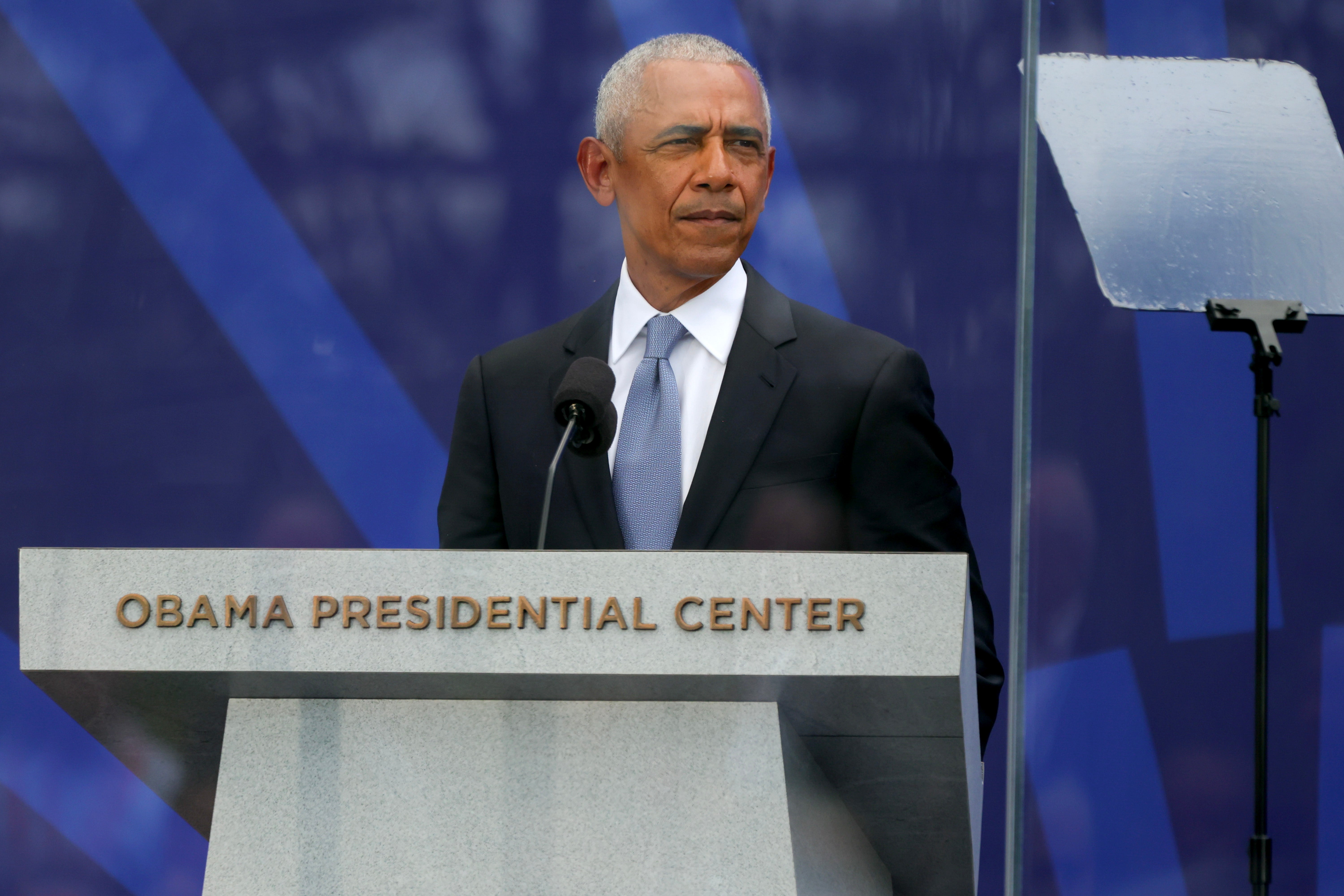 Obama says ‘no one is above the law’ at presidential center opening