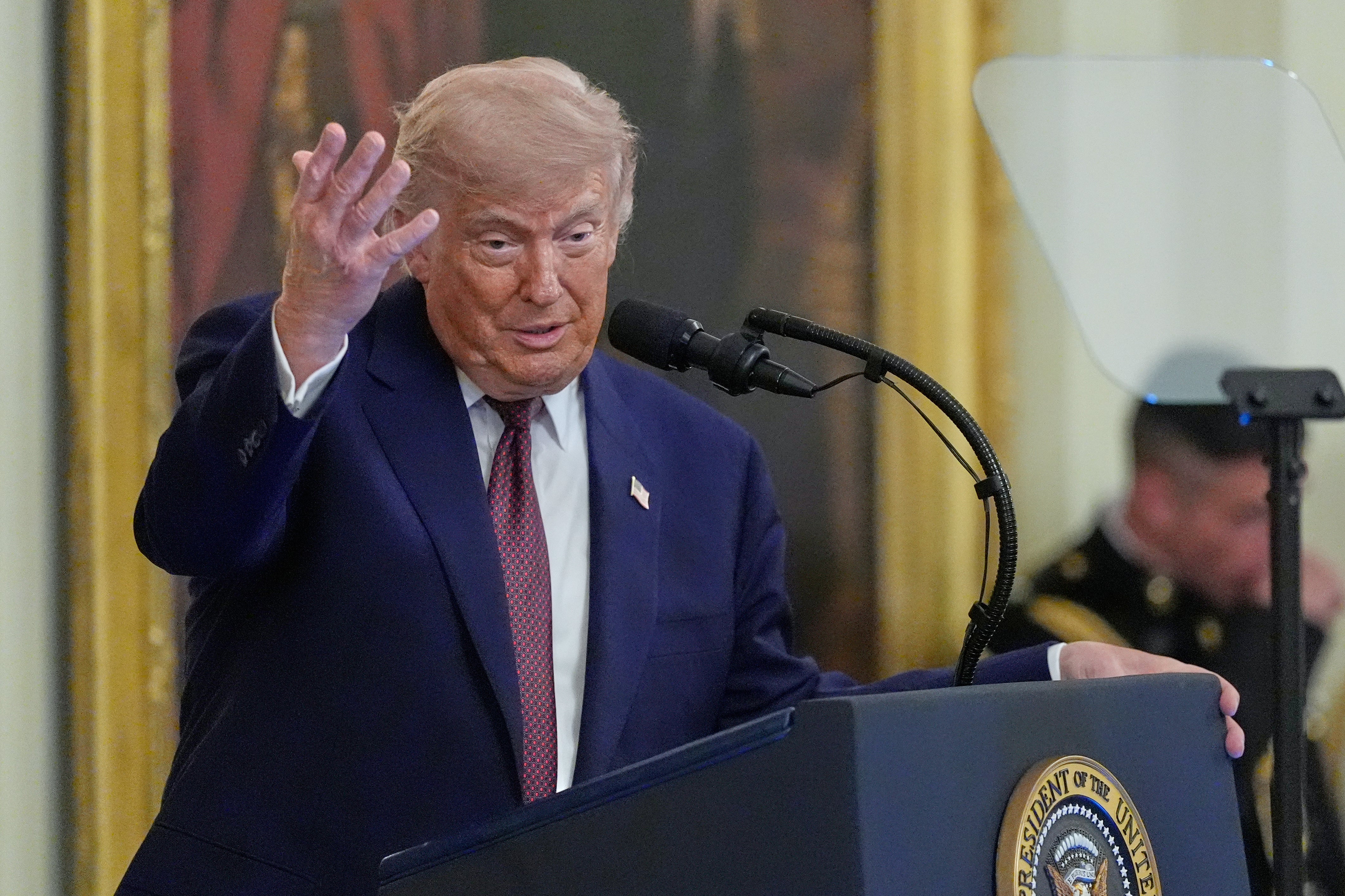 independent.co.uk - Andrew Feinberg - Trump talks up economy and Hegseth at Medals of Honor ceremony