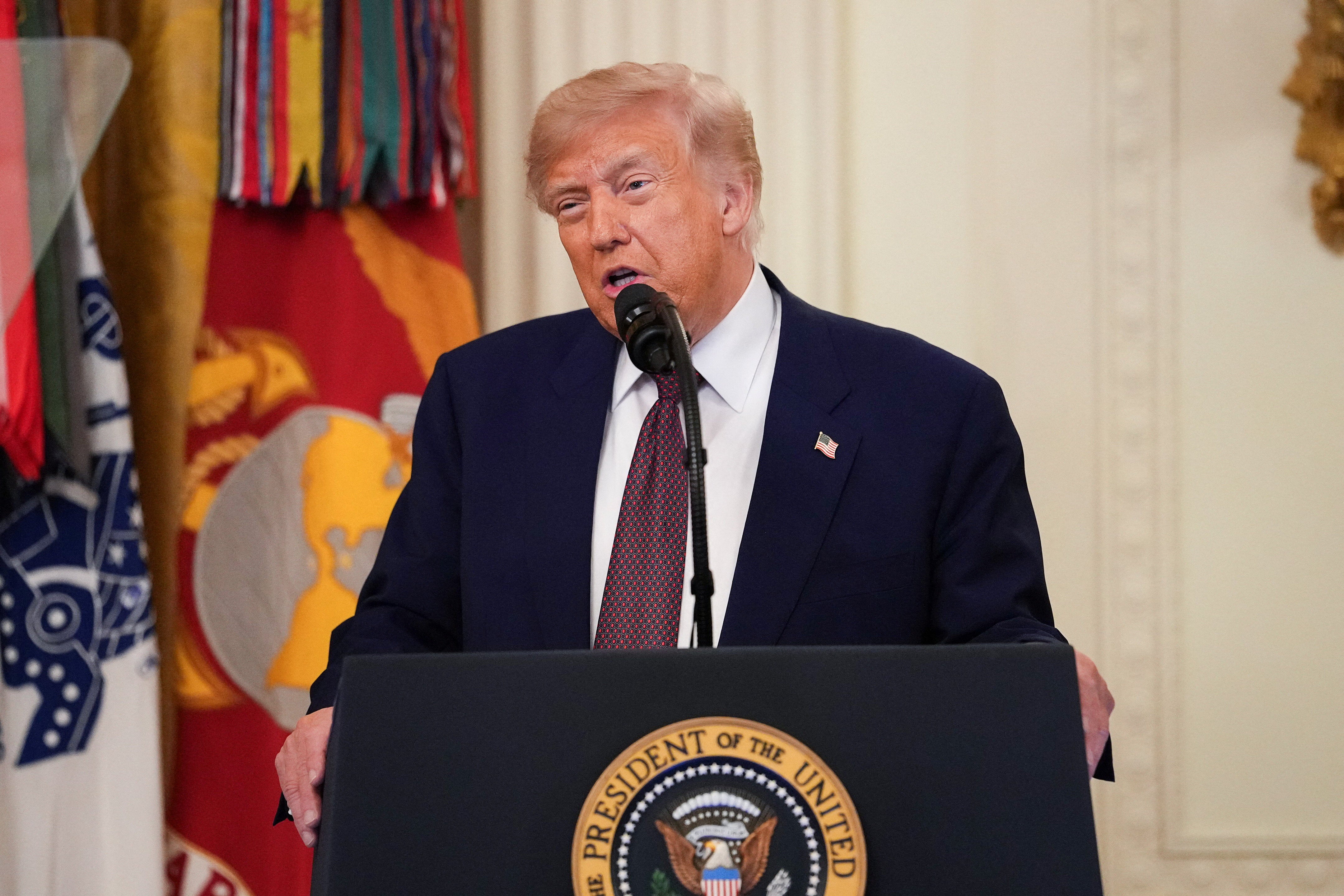 independent.co.uk - Brendan Rascius - Trump's economic approval rating hits record low