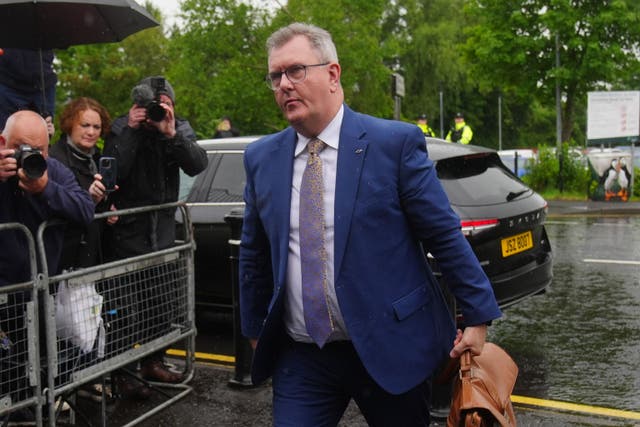 Calls to remove knighthood from Sir Jeffrey Donaldson