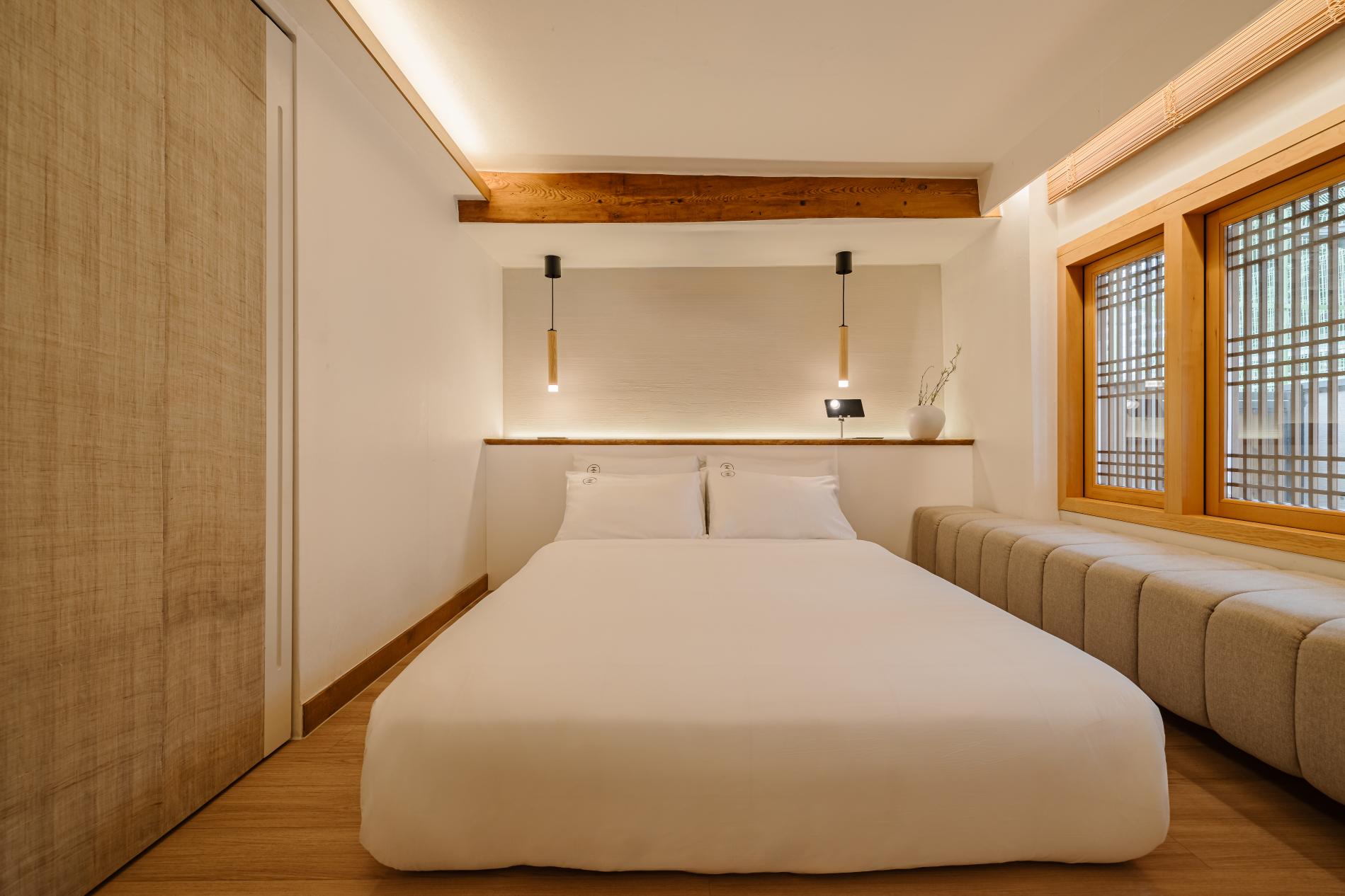 The bedroom of Hayley's modernised hanok stay