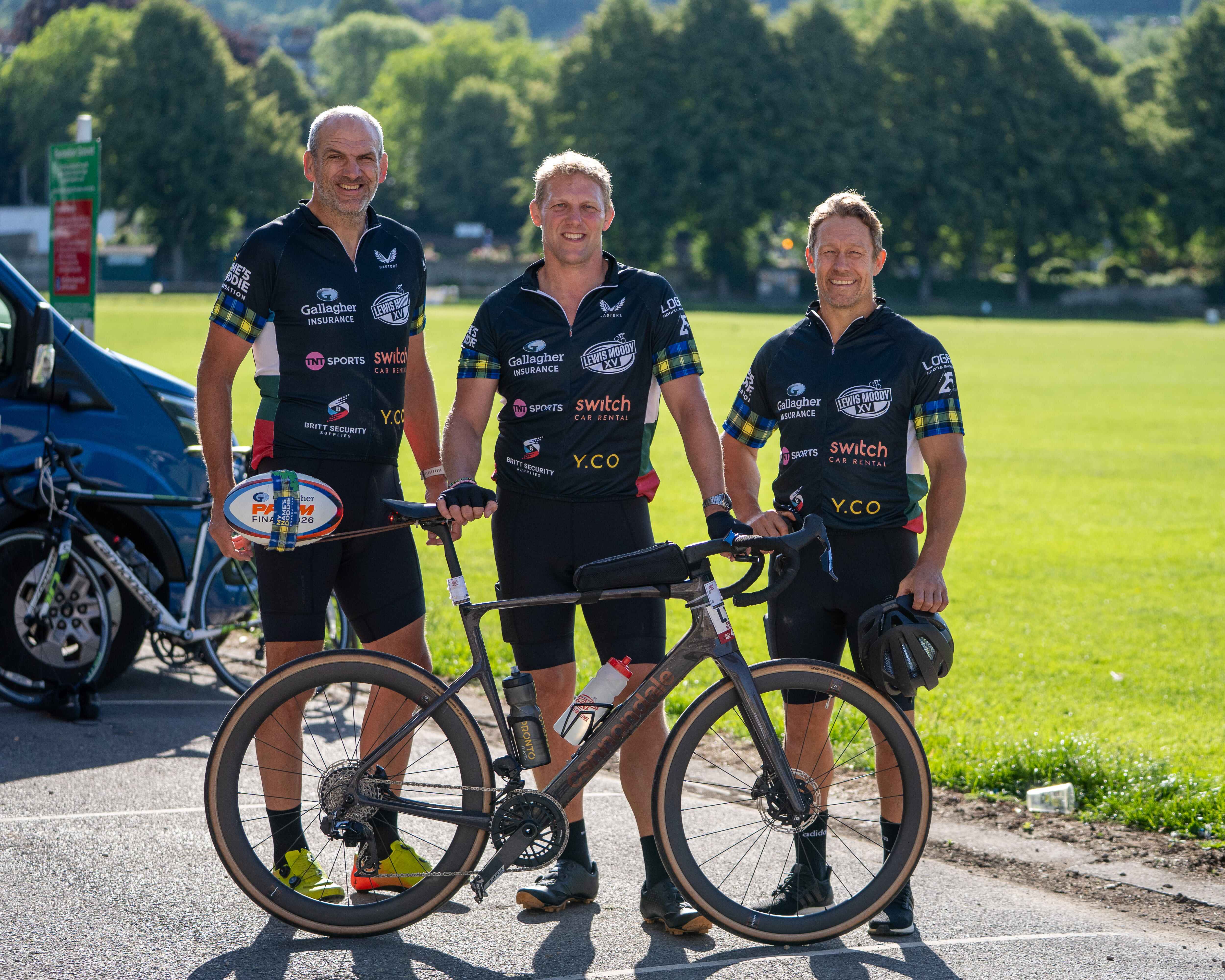 Martin Johnson (left) and Jonny Wilkinson (right) joined Lewis Moody along the route