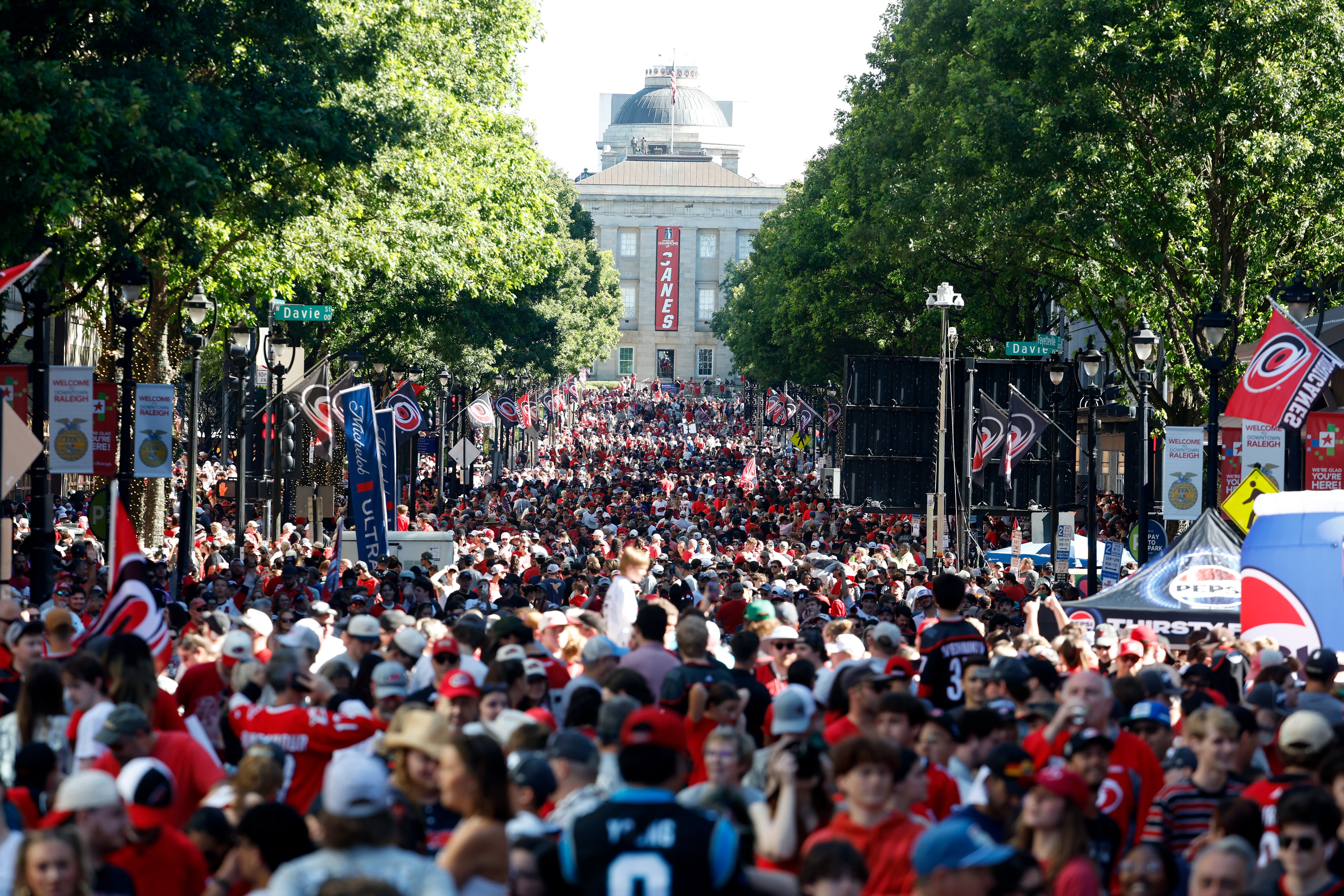 independent.co.uk - Aaron Beard - Hurricanes fans jam into downtown Raleigh for team's Stanley Cup parade, celebration
