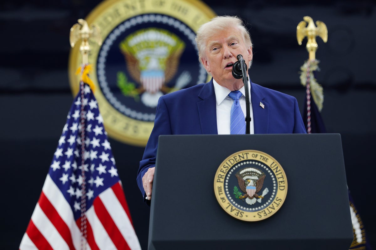 Estúpido: Trump dá aulas de ortografia enquanto dá apelidos aos rivais