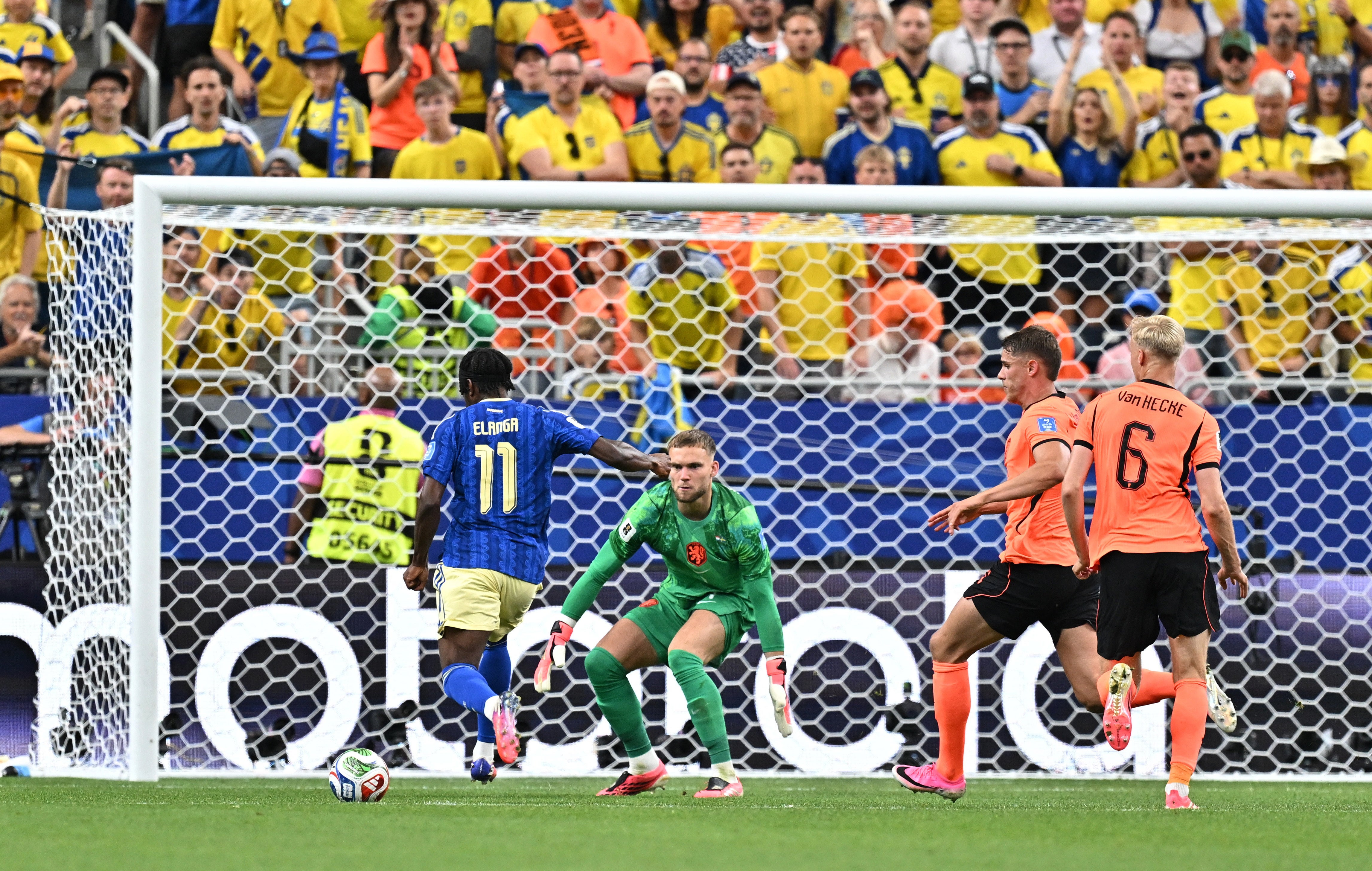  (Reuters)