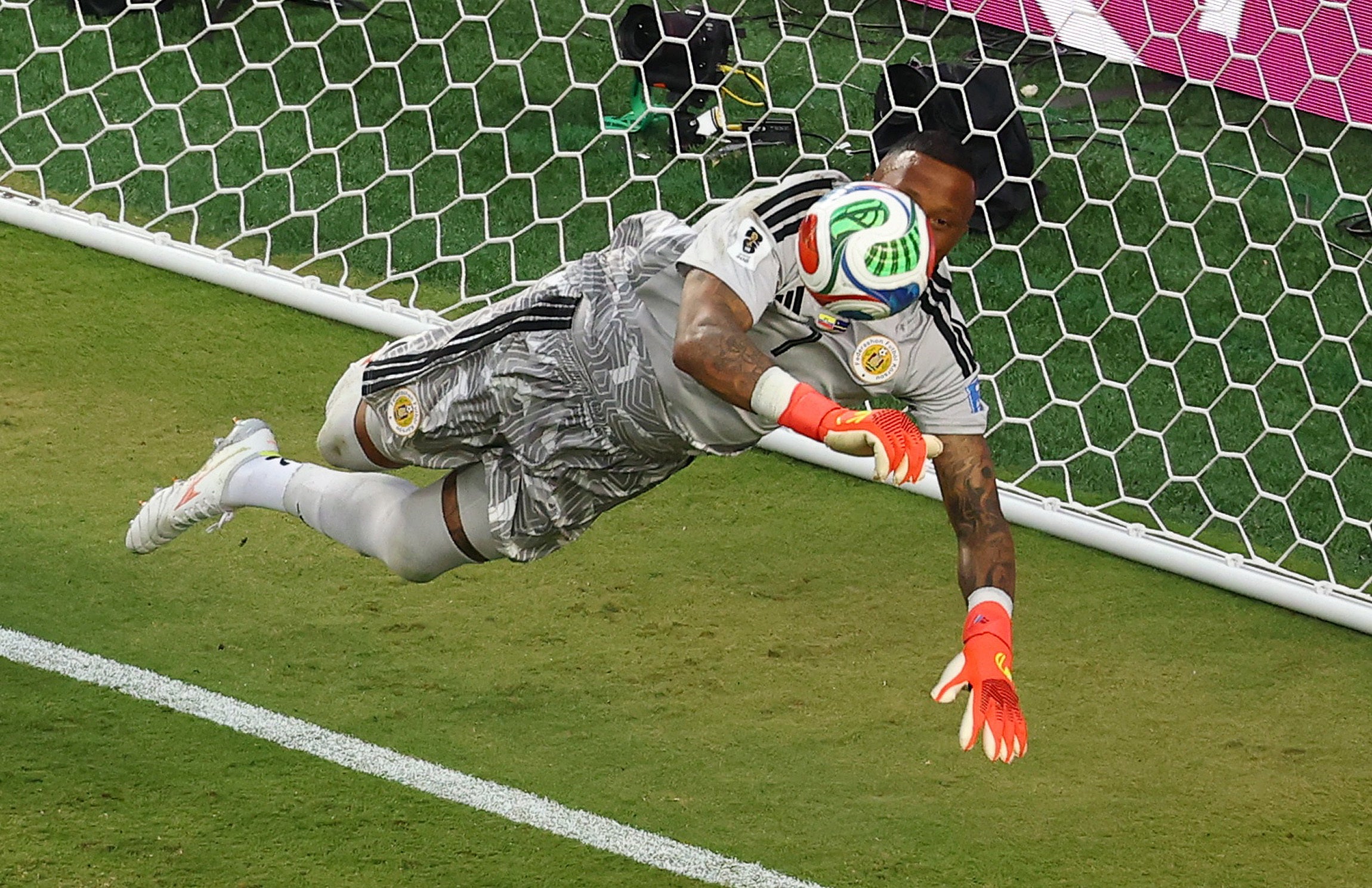 Eloy Room makes a save