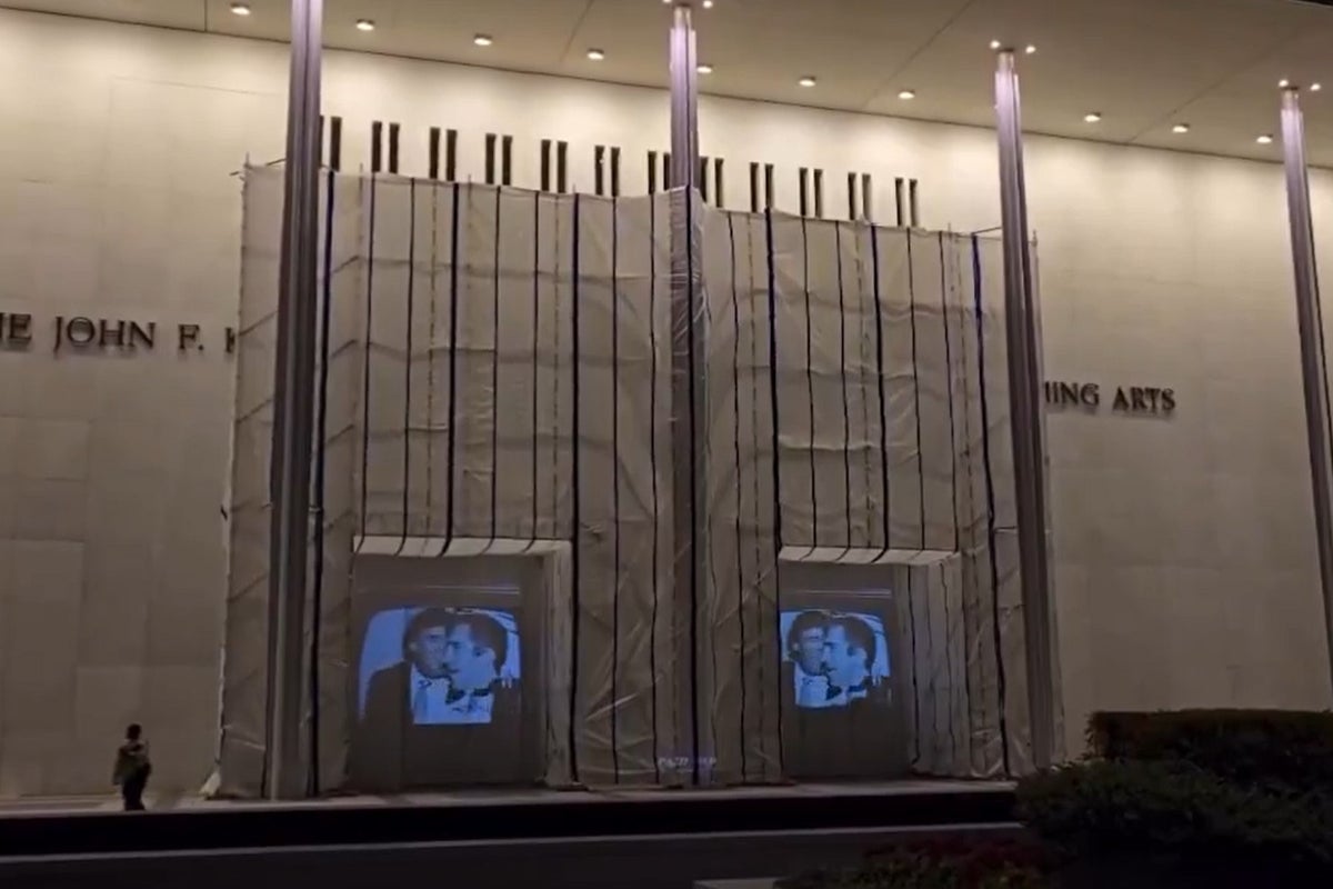 Kennedy Center being used as projector screen for Trump and Epstein videos