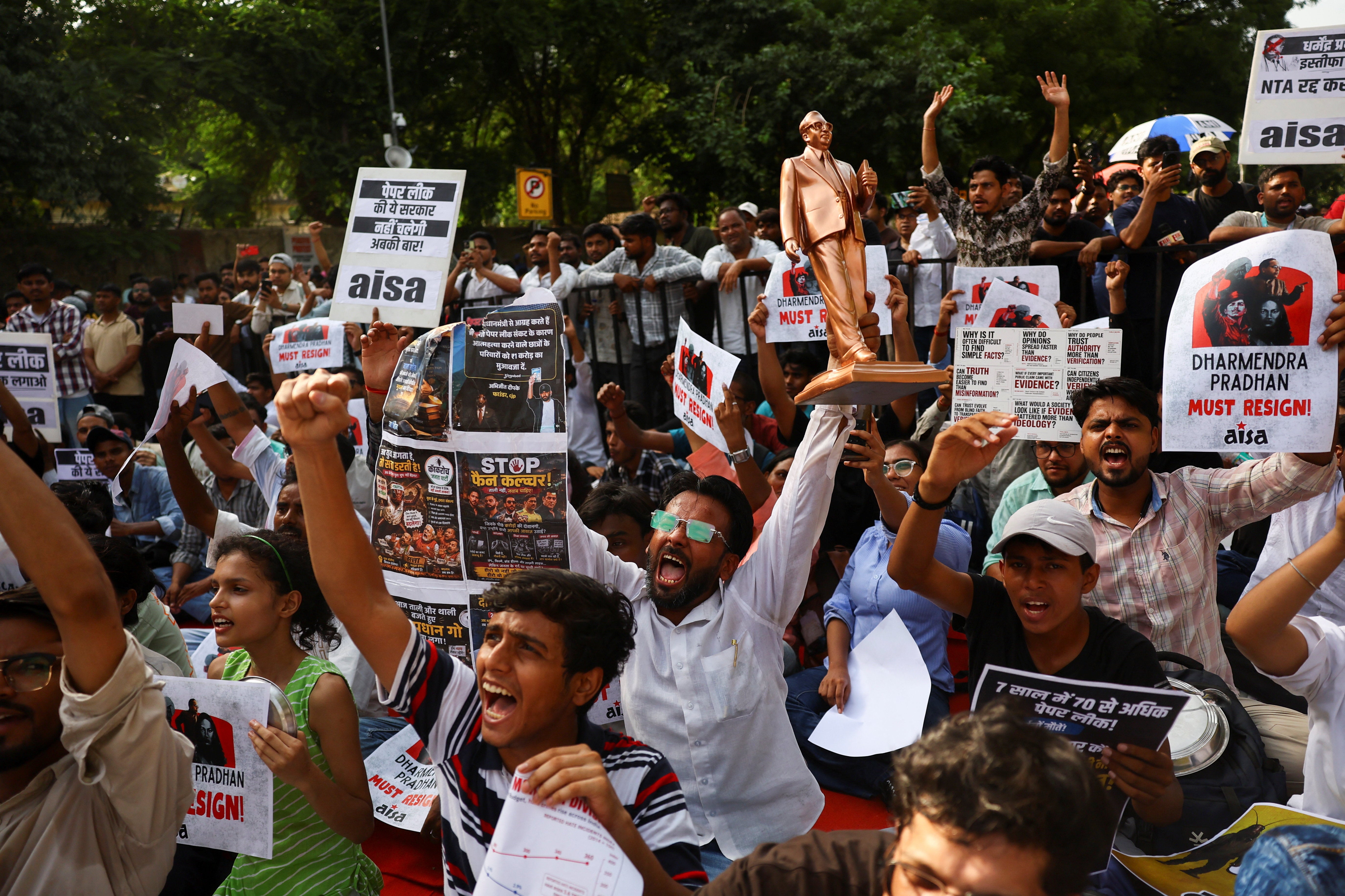 Students Camp in Indian Capital Demanding Minister's Resignation