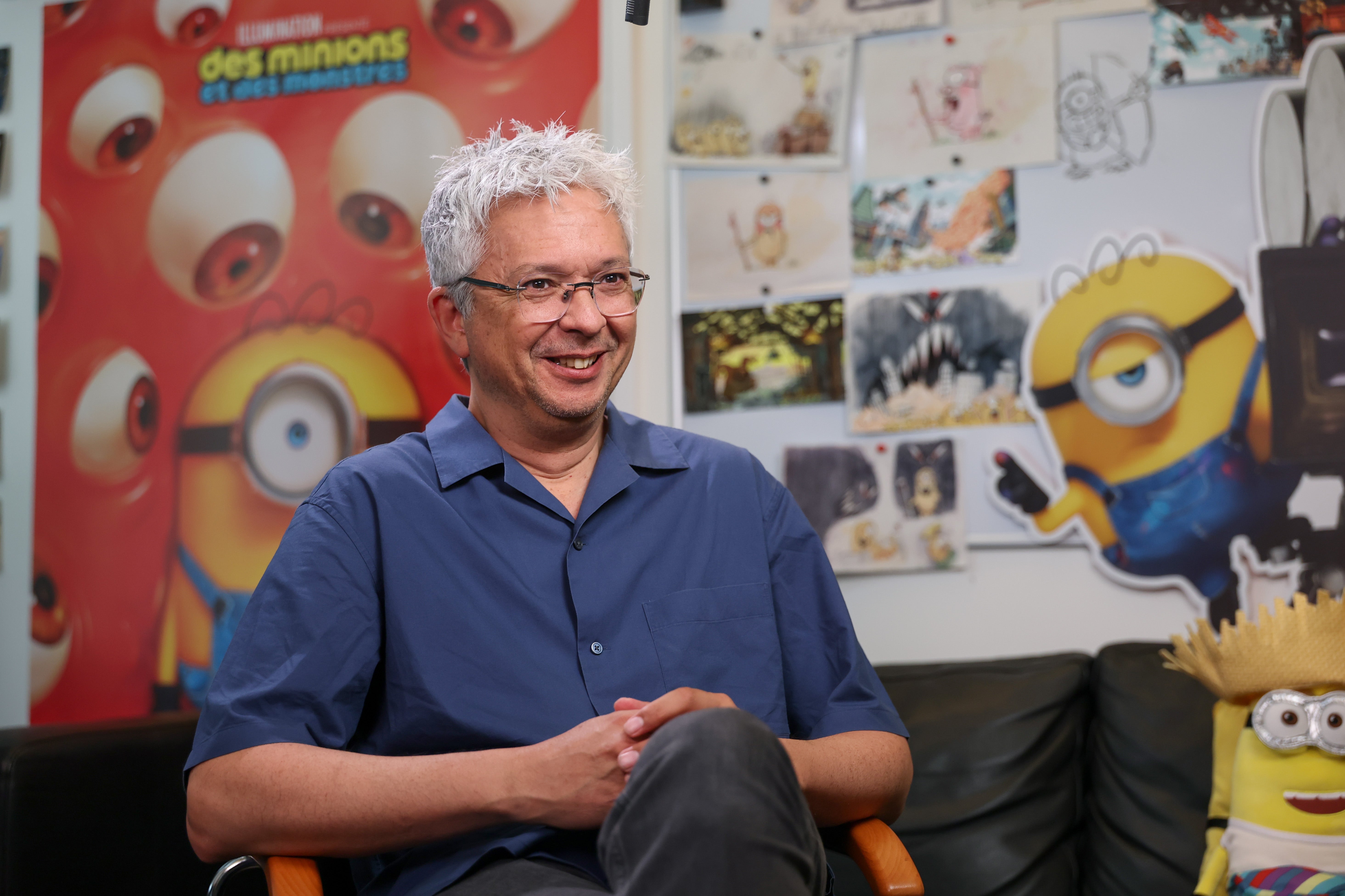Pierre Coffin gibt Interviews während einer „Minions & Monsters“-Präsentation bei Illumination Paris am 9. Juni 2026