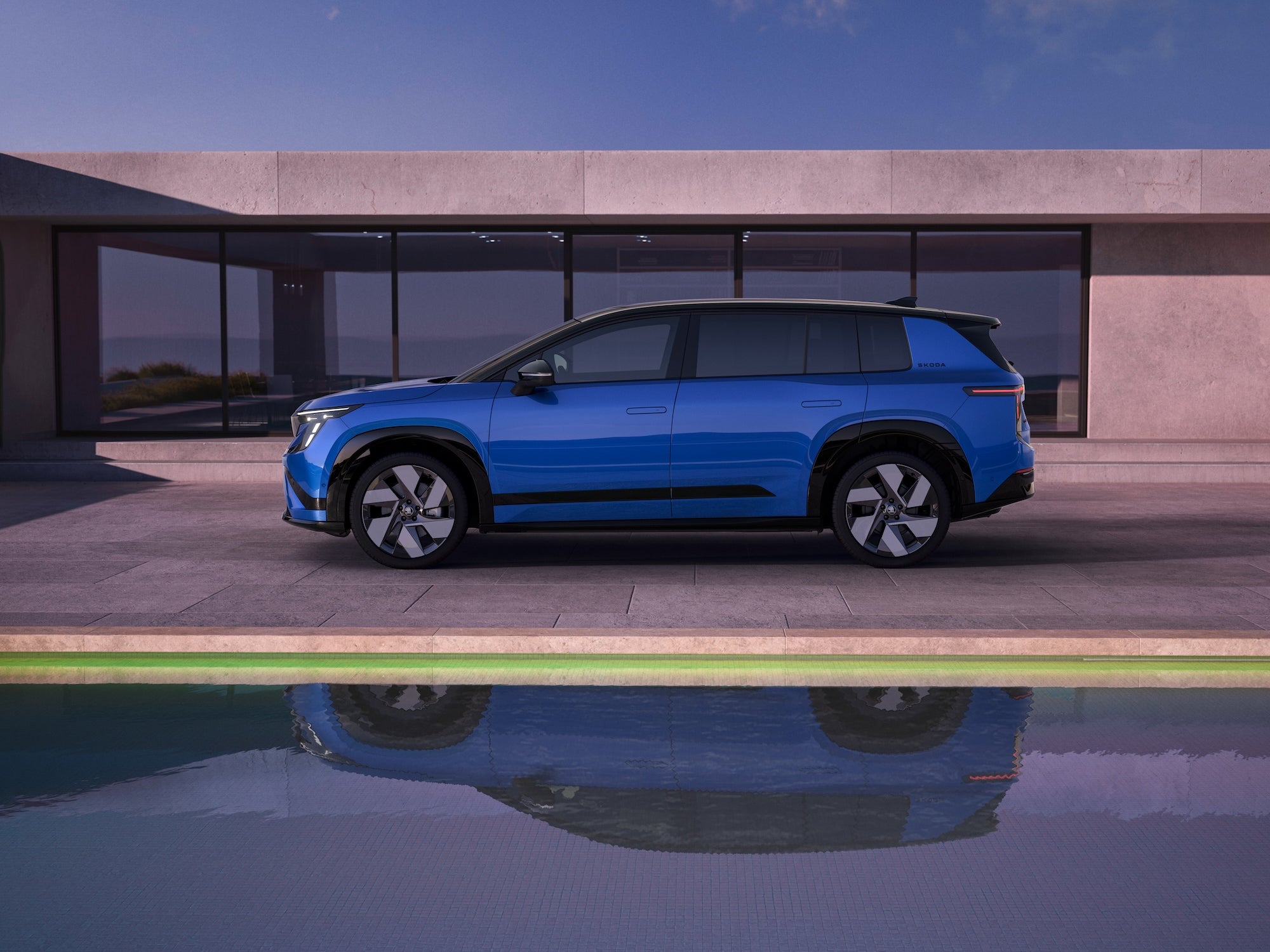 At just under five meters long, the Škoda Peaq is a rival for more expensive seven-seat EVs like the Kia EV9, Hyundai Ioniq 9 and Volvo EX90 (Škoda)