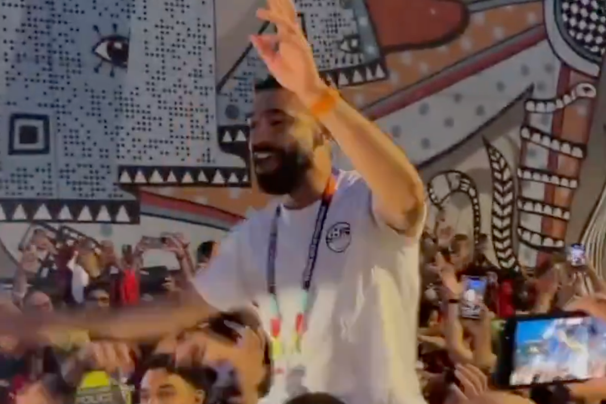 Mohamed Salah wildly celebrates on Vancouver streets after Egypt’s first ever World Cup win – UK Times Mohamed Salah wildly celebrates on Vancouver streets after Egypt’s first ever World Cup win – UK Times