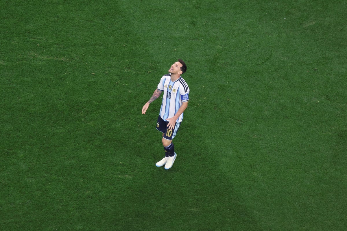 Lionel Messi misses penalty kick with a chance to break the World Cup scoring record with Argentina Lionel Messi misses penalty kick with a chance to break the World Cup scoring record with Argentina