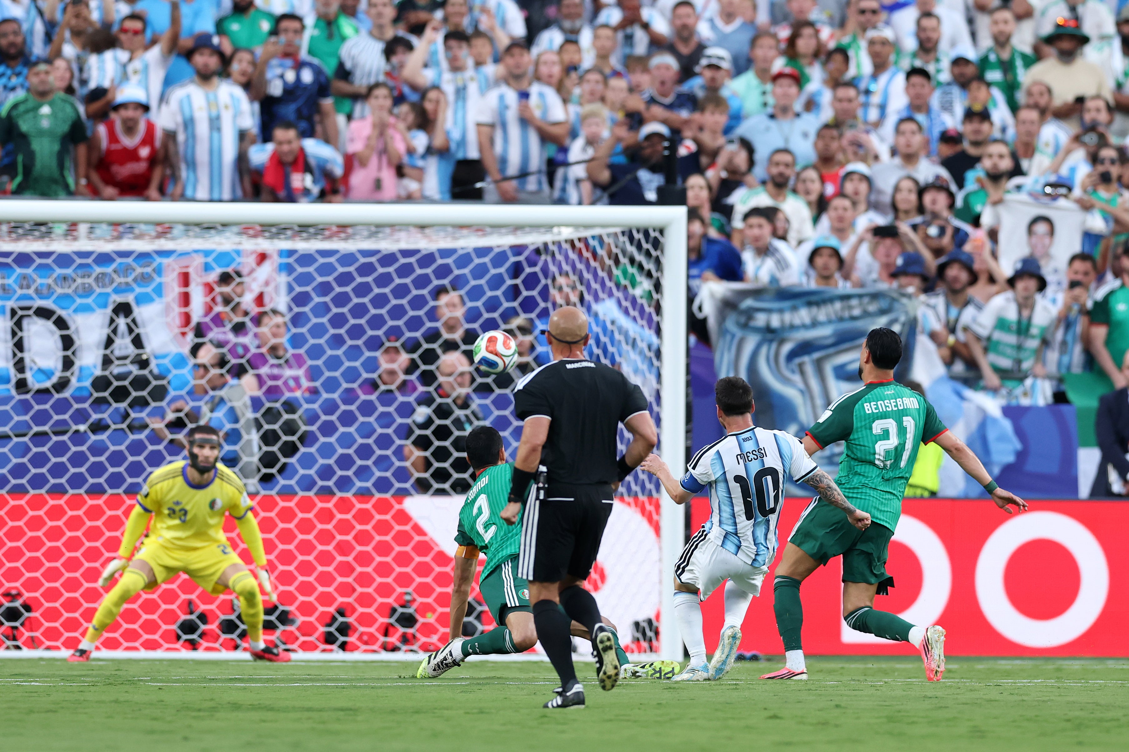 The ball appears to be causing problems for goalkeepers at the 2026 World Cup (Getty)