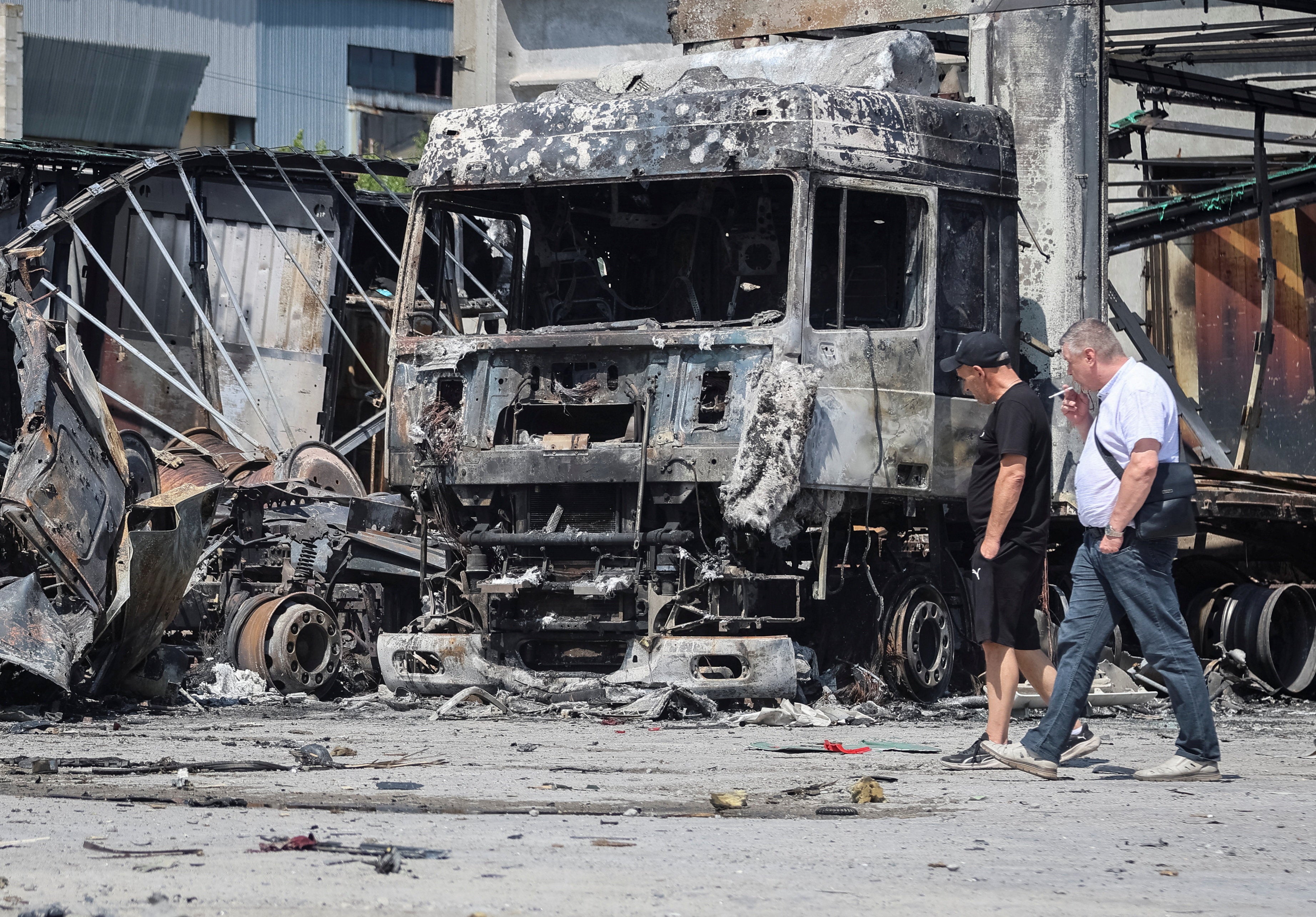 Ukraine-Russia war latest: Kyiv threatens to withdraw ceasefire offer as ‘our patience is not endless’