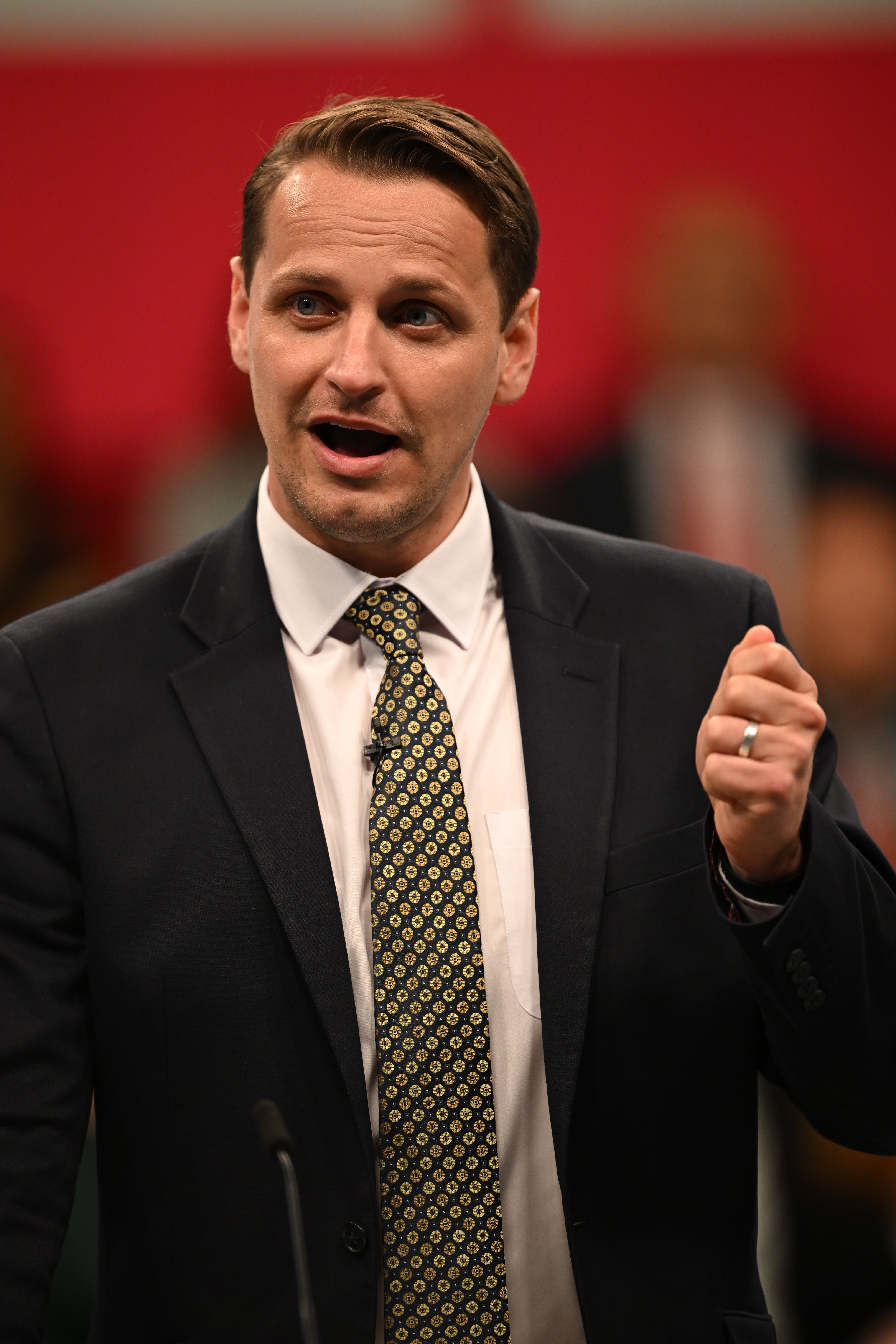 Labour MP Mike Tapp argues that from now on, if a party changes leader mid-term voters should have their say