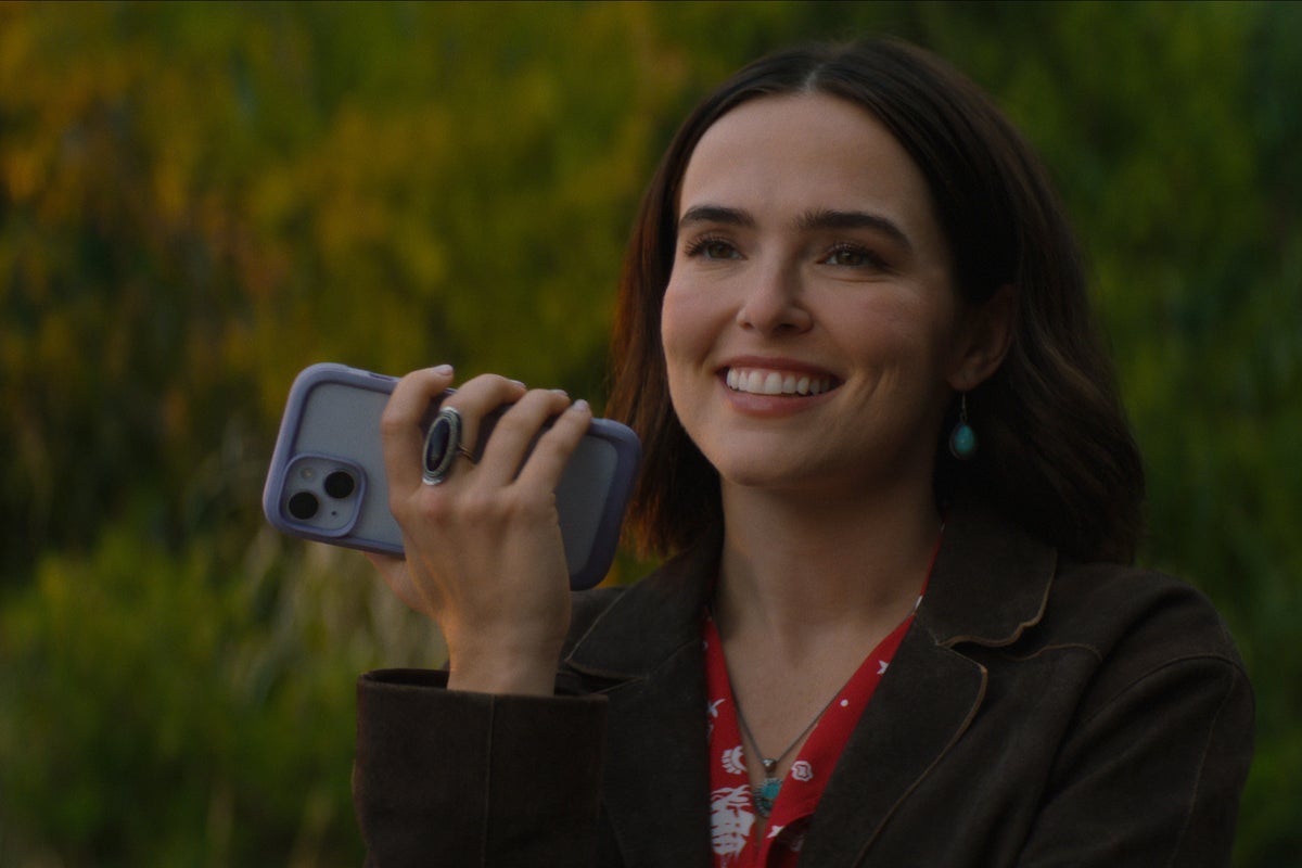 Director of Netflix’s hit new romance admits she thought final scene might ‘ruin’ the movie – UK Times Director of Netflix’s hit new romance admits she thought final scene might ‘ruin’ the movie – UK Times