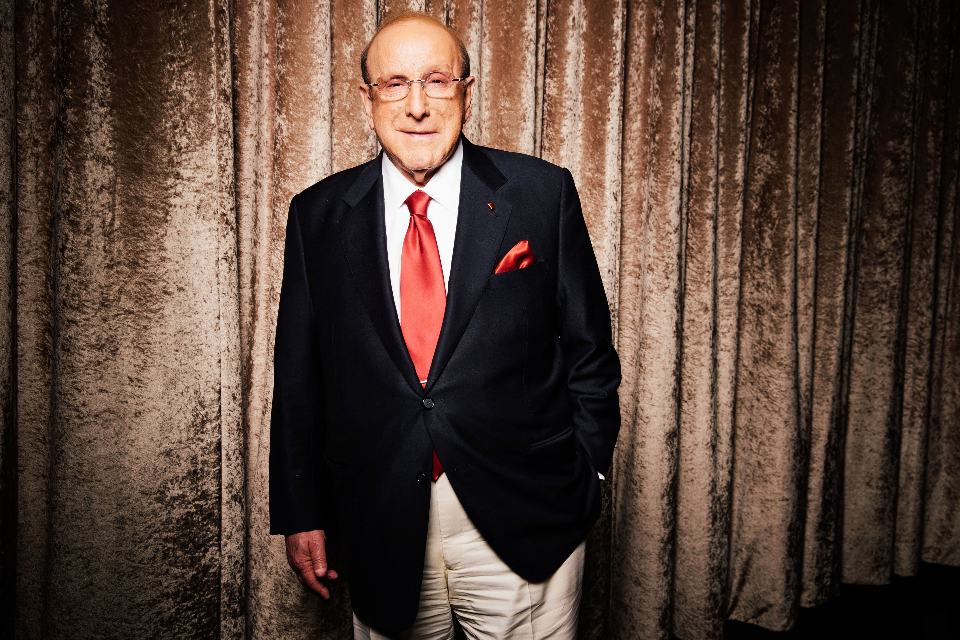 CLIVE DAVIS-DECESO