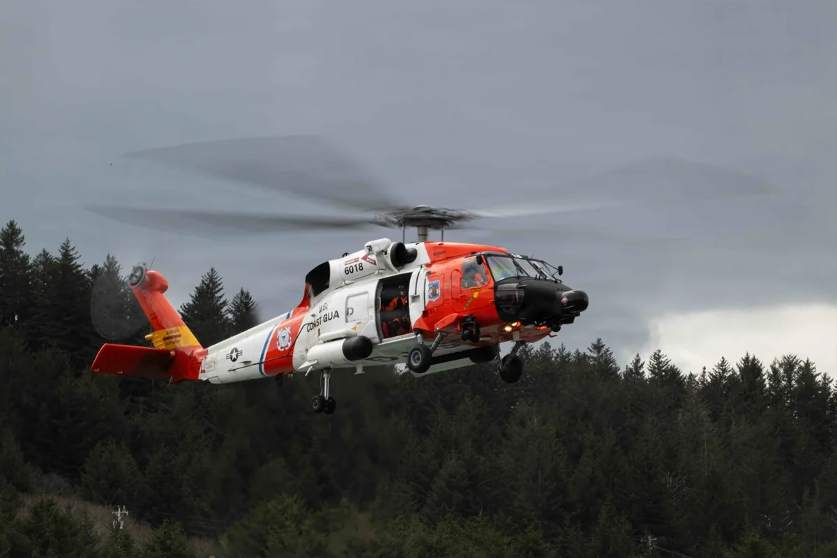 Helicóptero da Guarda Costeira cai no Alasca dias após acidente fatal com B-52