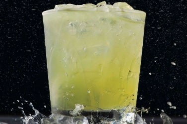 Applebee’s is bringing back the Dollarita cocktail as diners tighten their belts