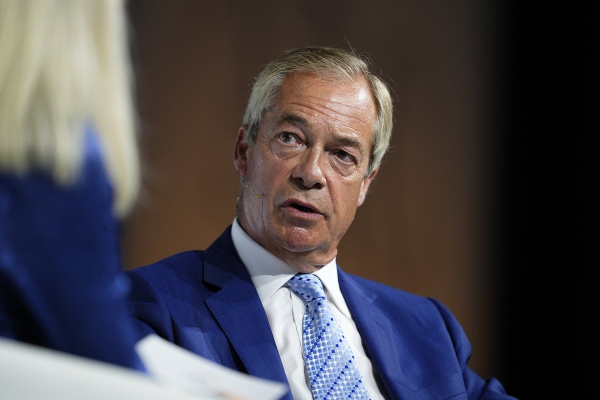 Nigel Farage ‘did not declare financial support from convicted criminal’
