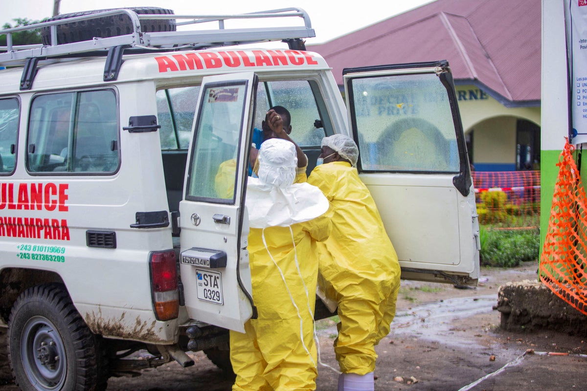 Fransa, Kongo'dan dönen doktorda ilk Ebola vakasını bildirdi