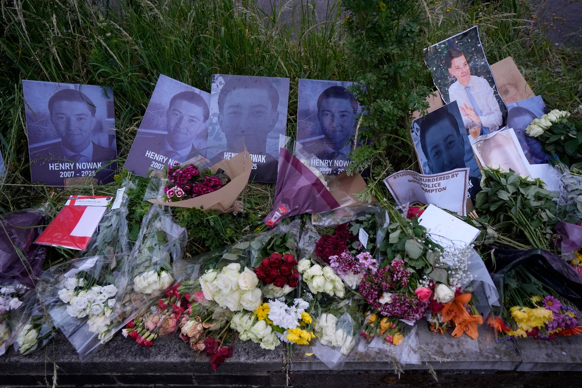 Police who arrested Henry Nowak took eight minutes to realise he was stabbed, new tragic evidence reveals