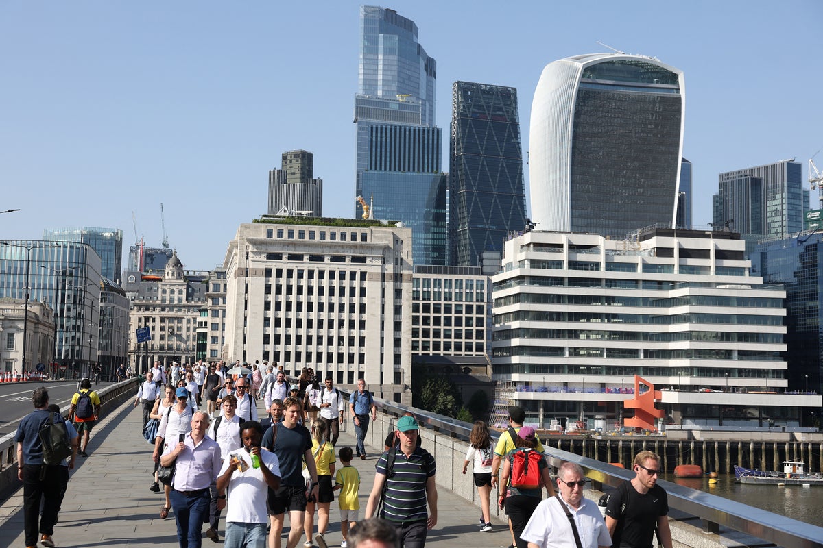 When will the UK heatwave end? Met Office issues forecast for 15C drop in temperature