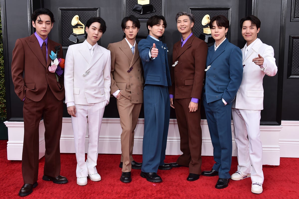 Chile reconsiders decision to block BTS stadium concerts after hundreds of fans protest Chile reconsiders decision to block BTS stadium concerts after hundreds of fans protest
