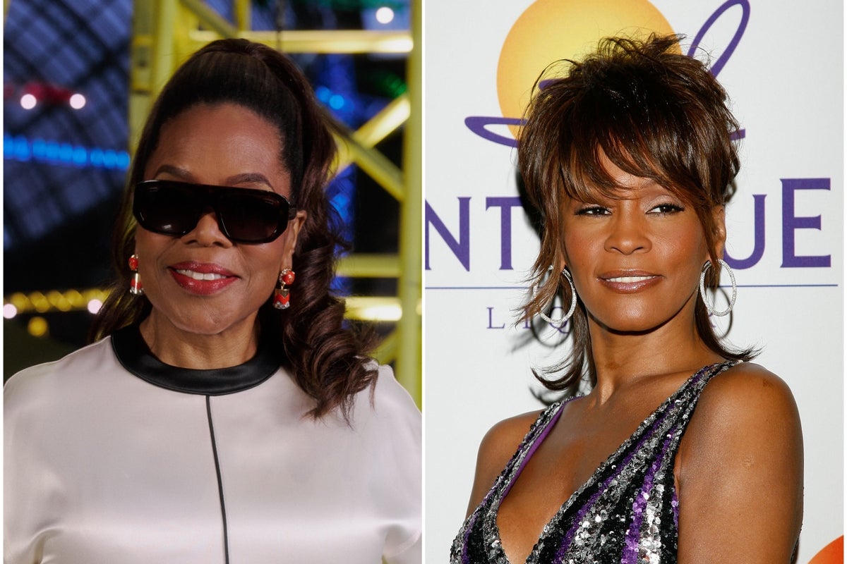 Oprah Winfrey says she begged audience not to leak photos after Whitney Houston fell off stage Oprah Winfrey says she begged audience not to leak photos after Whitney Houston fell off stage