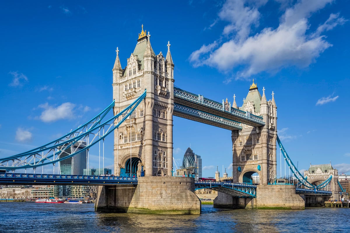 London’s Tower Bridge among major UK attractions closed during extreme heatwave