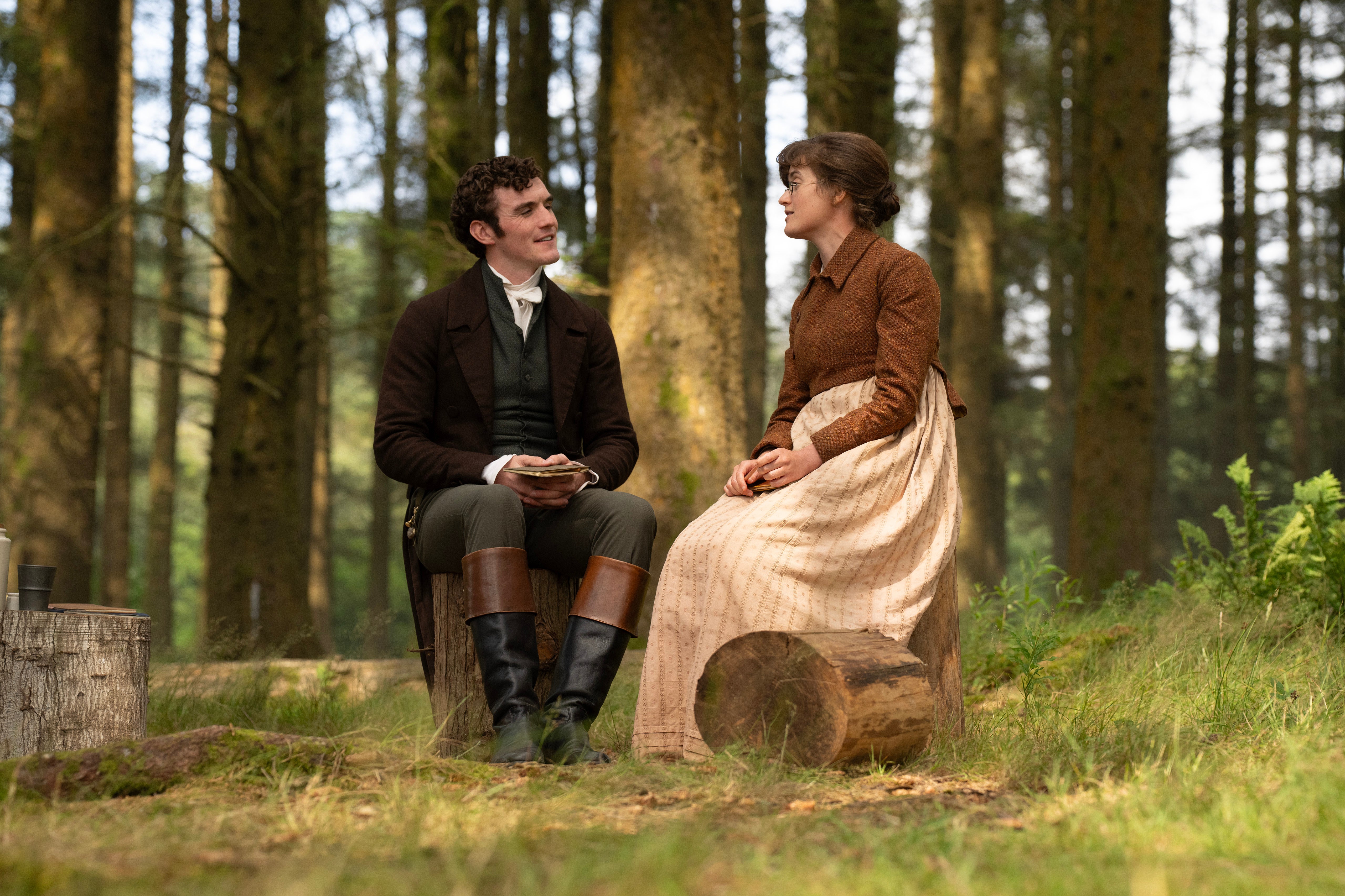 Mary Bennet (Ella Bruccoleri) concorda em se casar com o Sr. Hayward (Dónal Finn) no episódio final
