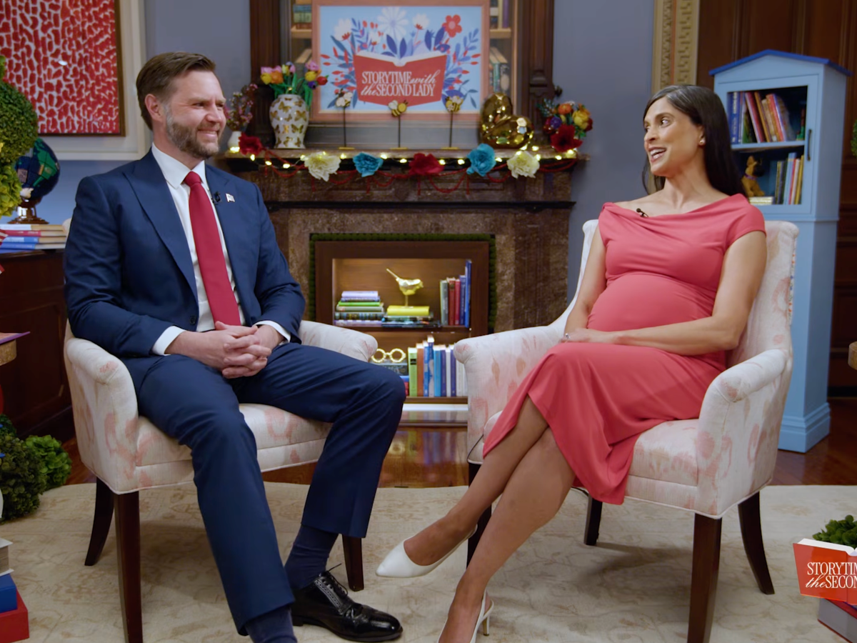 usha vance dress Usha Vance pokes fun at NYT after analysis of the $8.75 Old Navy maternity  dress she wore during viral interview with JD
