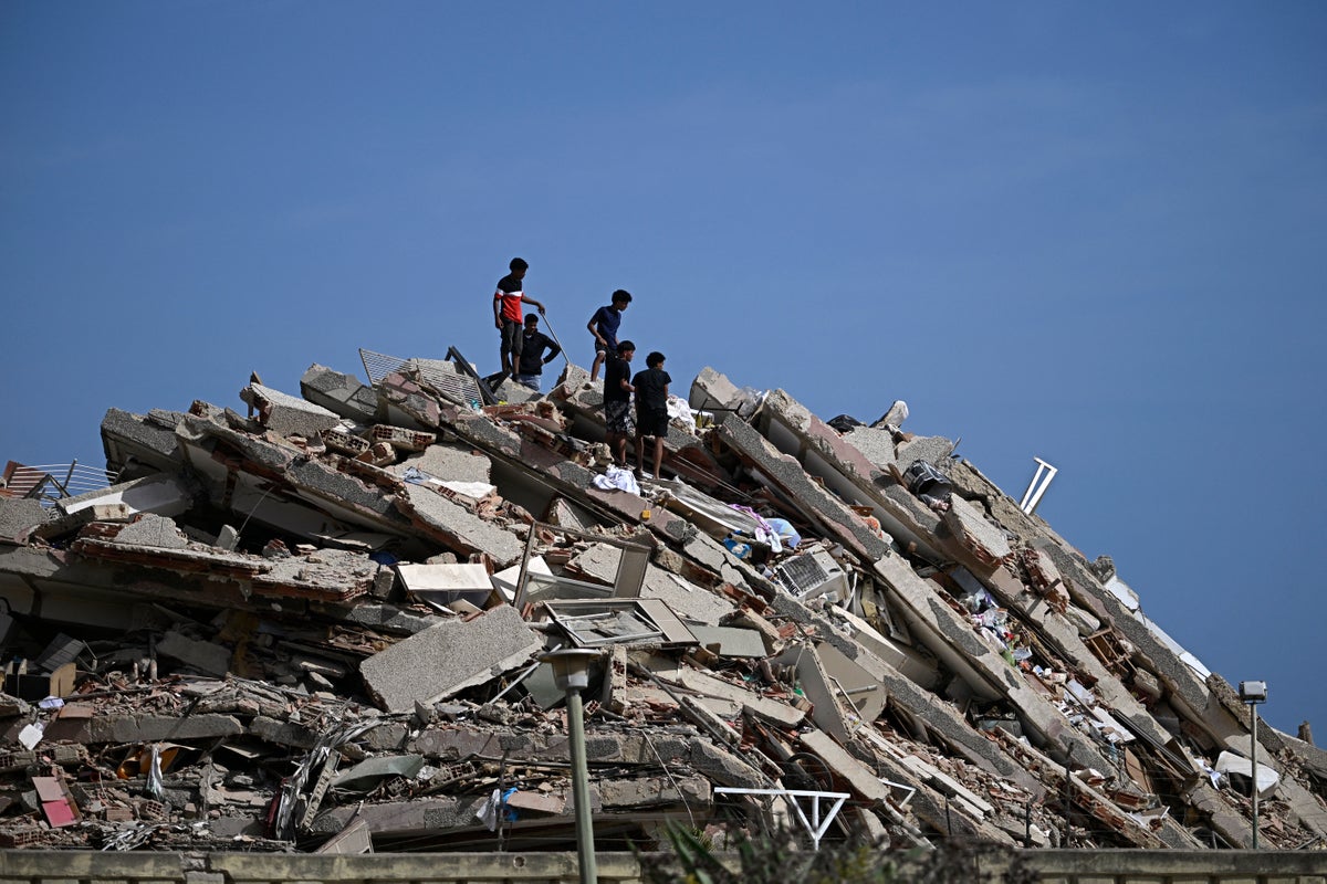 More than 30,000 missing and 164 dead after Venezuela’s worst earthquake in a century
