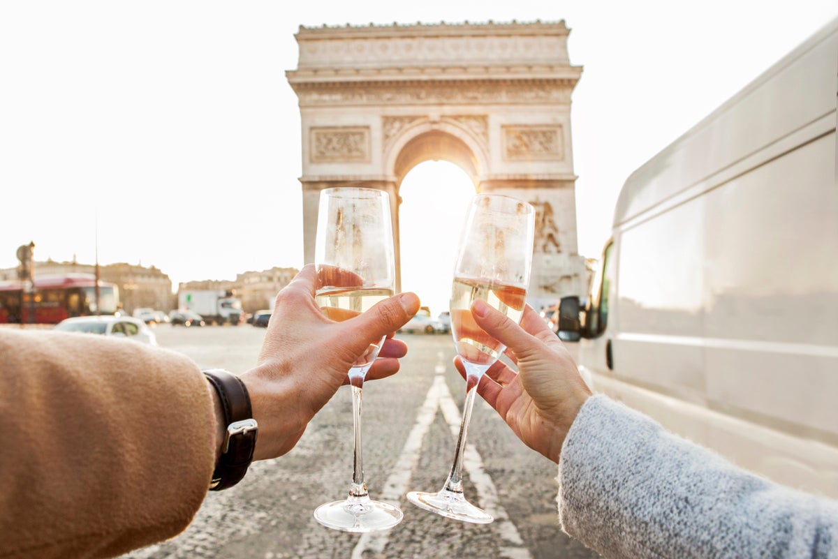 European city enforces public alcohol ban to help deal with effects of heatwave