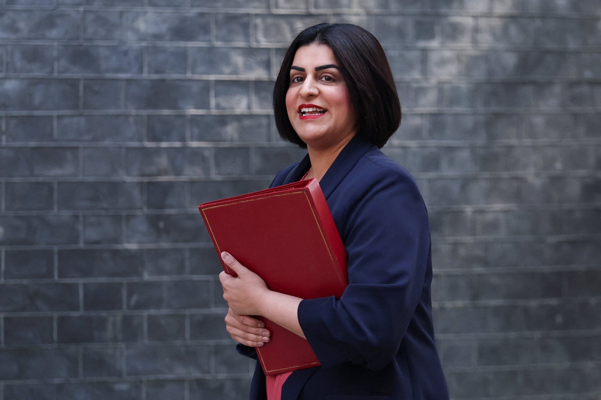 UK Home Office to recover up to £10,000 from employed asylum seekers for prior support