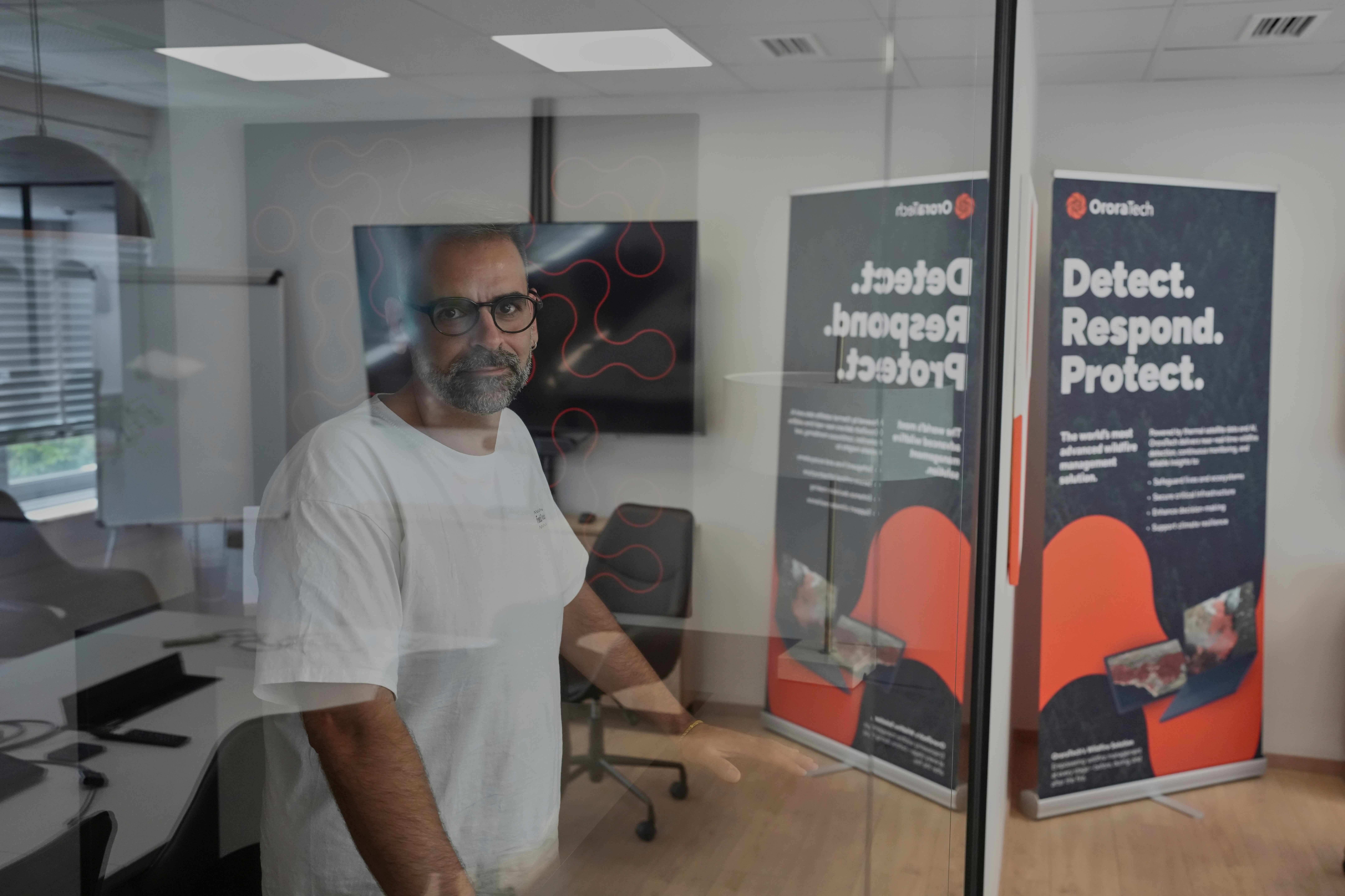 independent.co.uk - Derek Gatopoulos - Suitcase-sized satellites are scanning for Greek wildfires in a global first