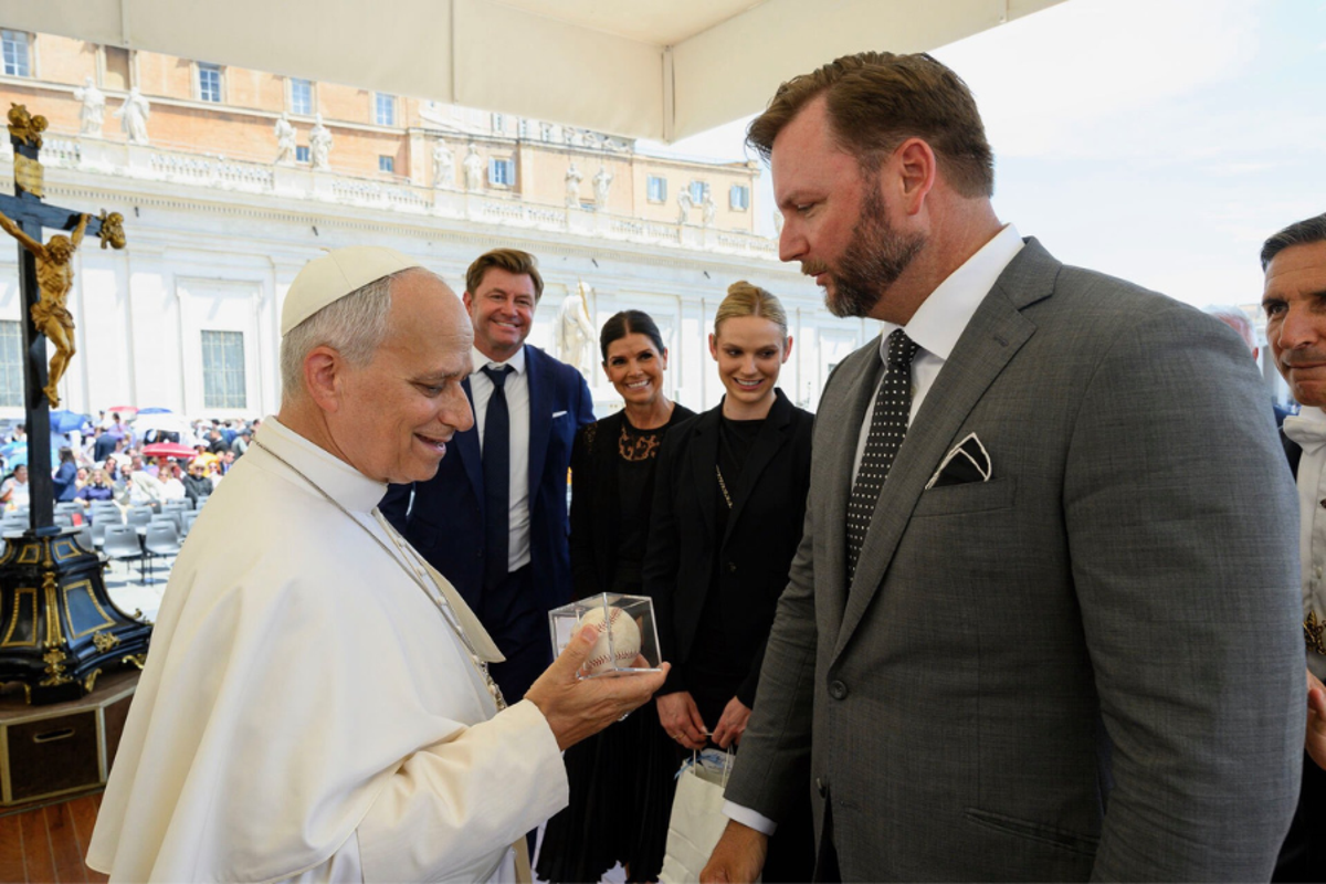 Pope Gets Ball From Final Out Of 2005 White Sox World Series Game That He Attended