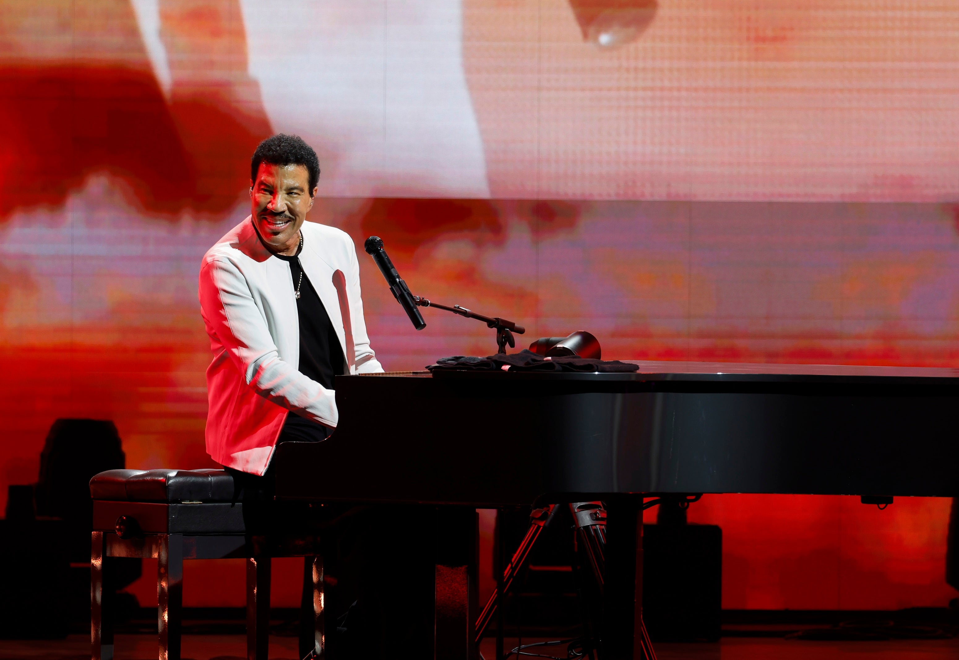 Lionel Richie forced to postpone concerts following health scare