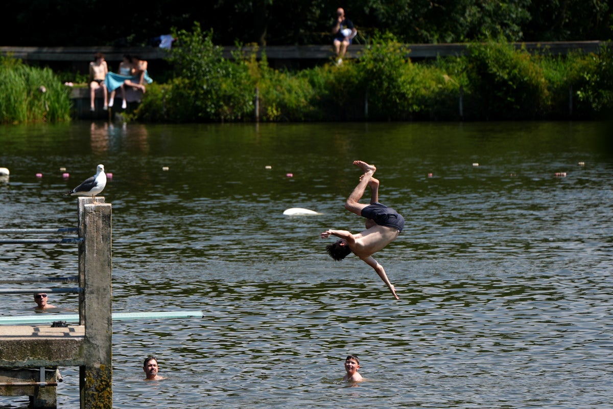 Heatwave ends as Met Office removes extreme heat warnings and forecasts rain