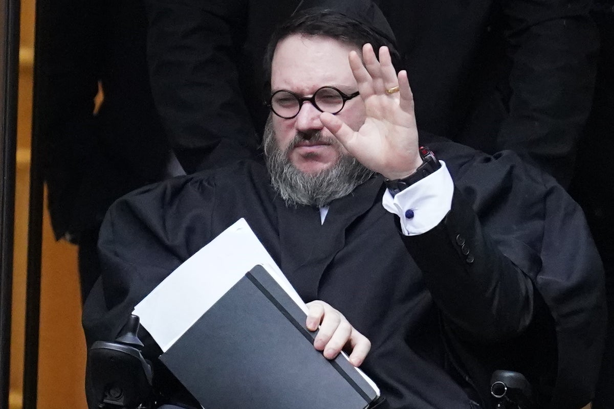 Kendi ölümünü taklit ettiği iddiasıyla İskoçya'ya kaçan tecavüzcü Nicholas Rossi, ABD'deki hastanede hayatını kaybetti