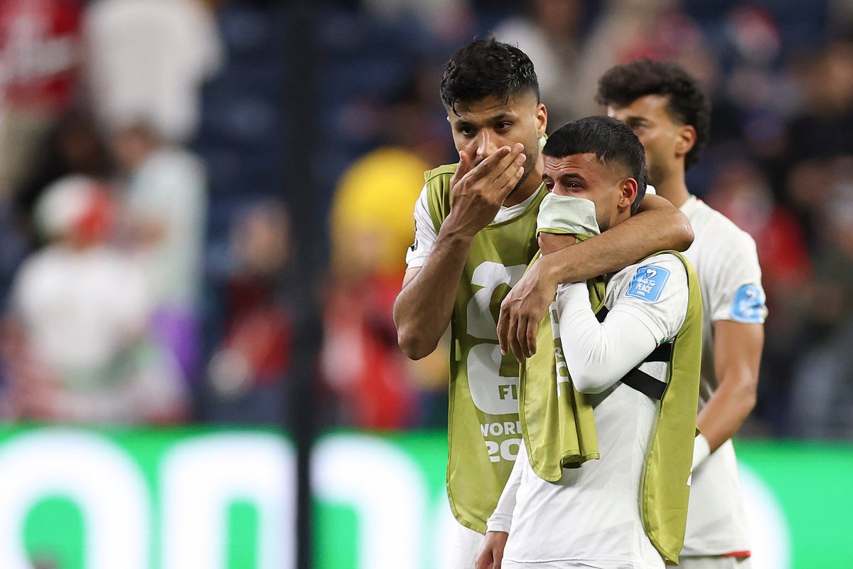 Egypt v Iran LIVE: Pharaohs survive late World Cup drama as Khalilzadeh strike ruled out by VAR and Salah suffers injury blow 