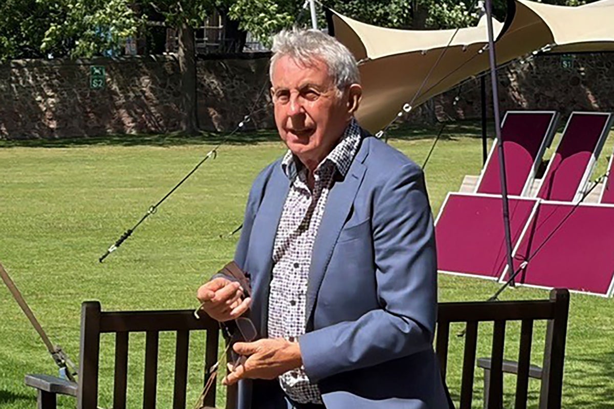 Rugby greats gather for celebration of Scott Hastings’ life
