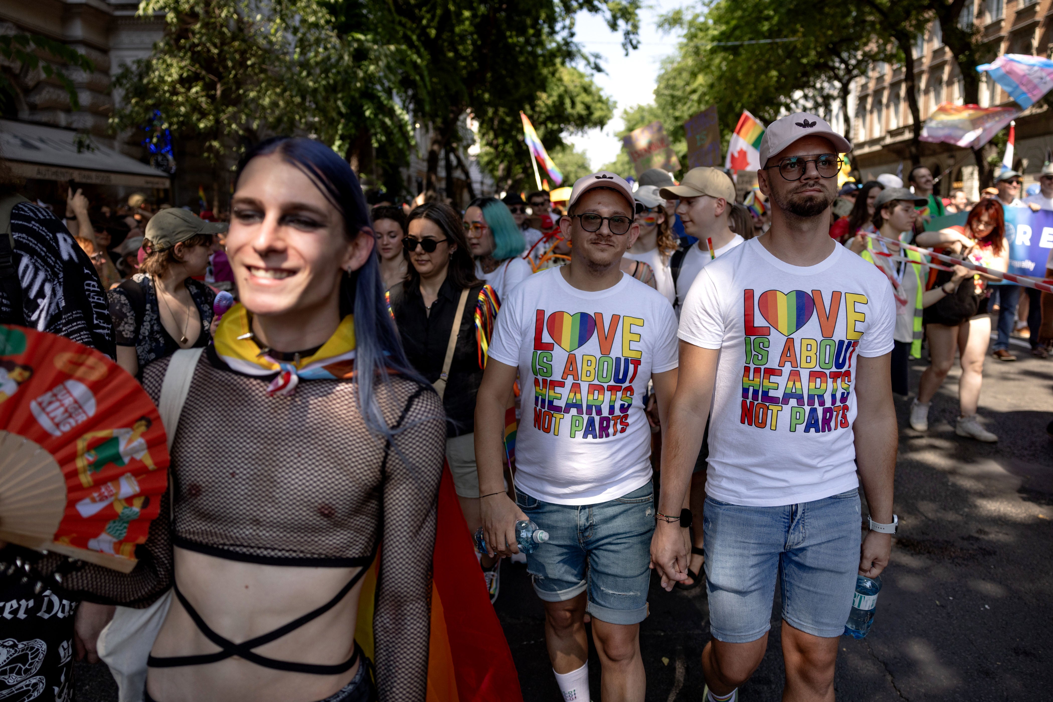Dziesiątki tysięcy na Budapest Pride po obaleniu Orbána — rekordowa frekwencja